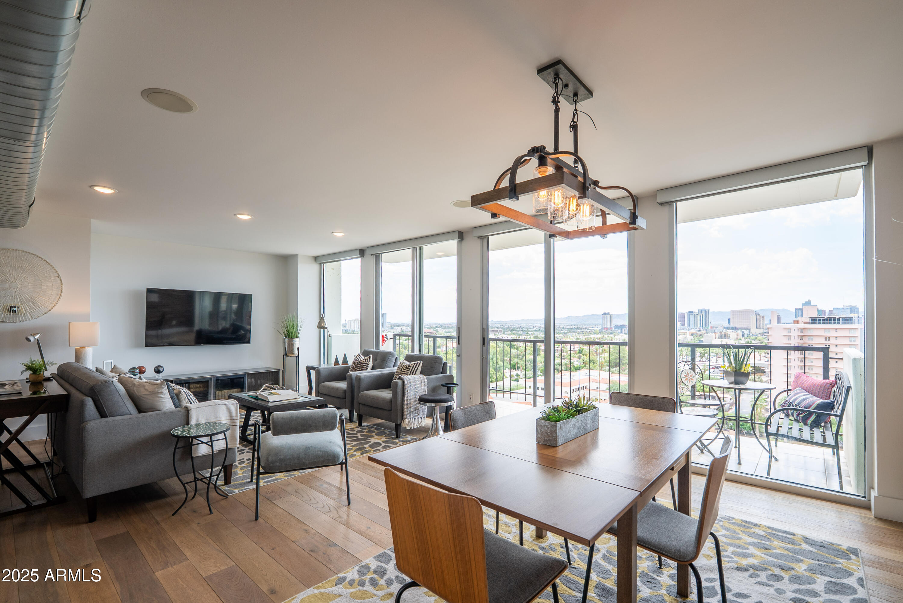 2323 N CENTRAL Avenue, 1502