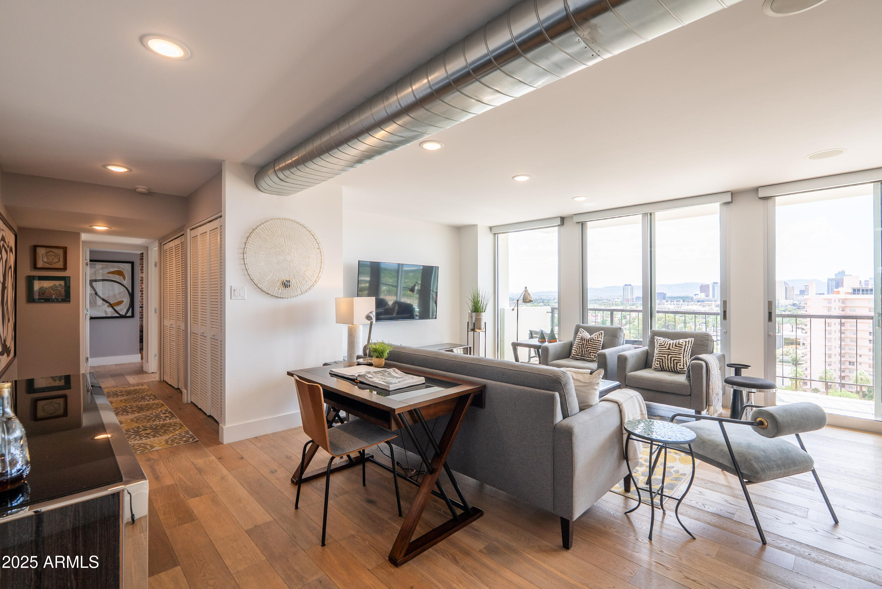 2323 N CENTRAL Avenue, 1502