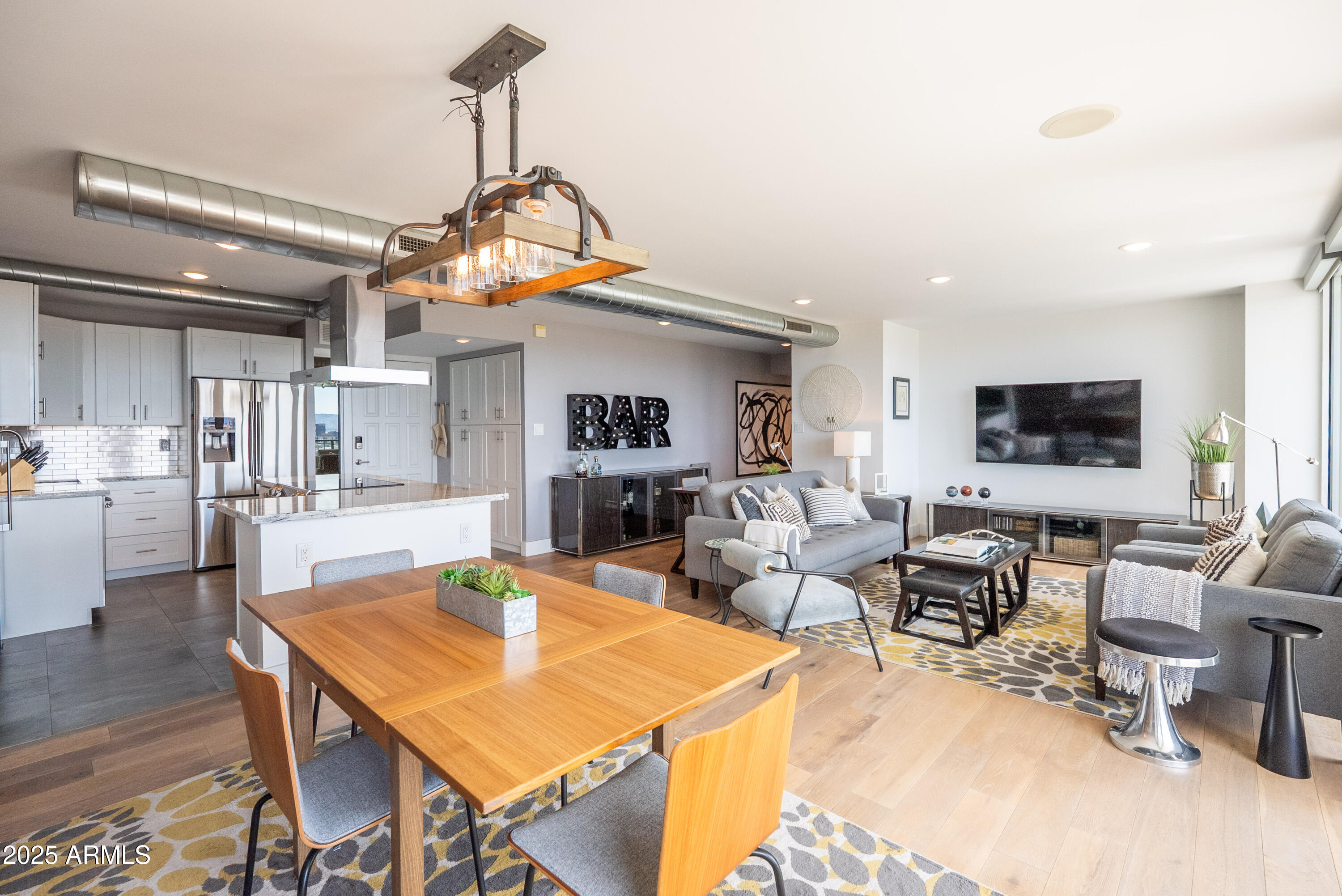 2323 N CENTRAL Avenue, 1502