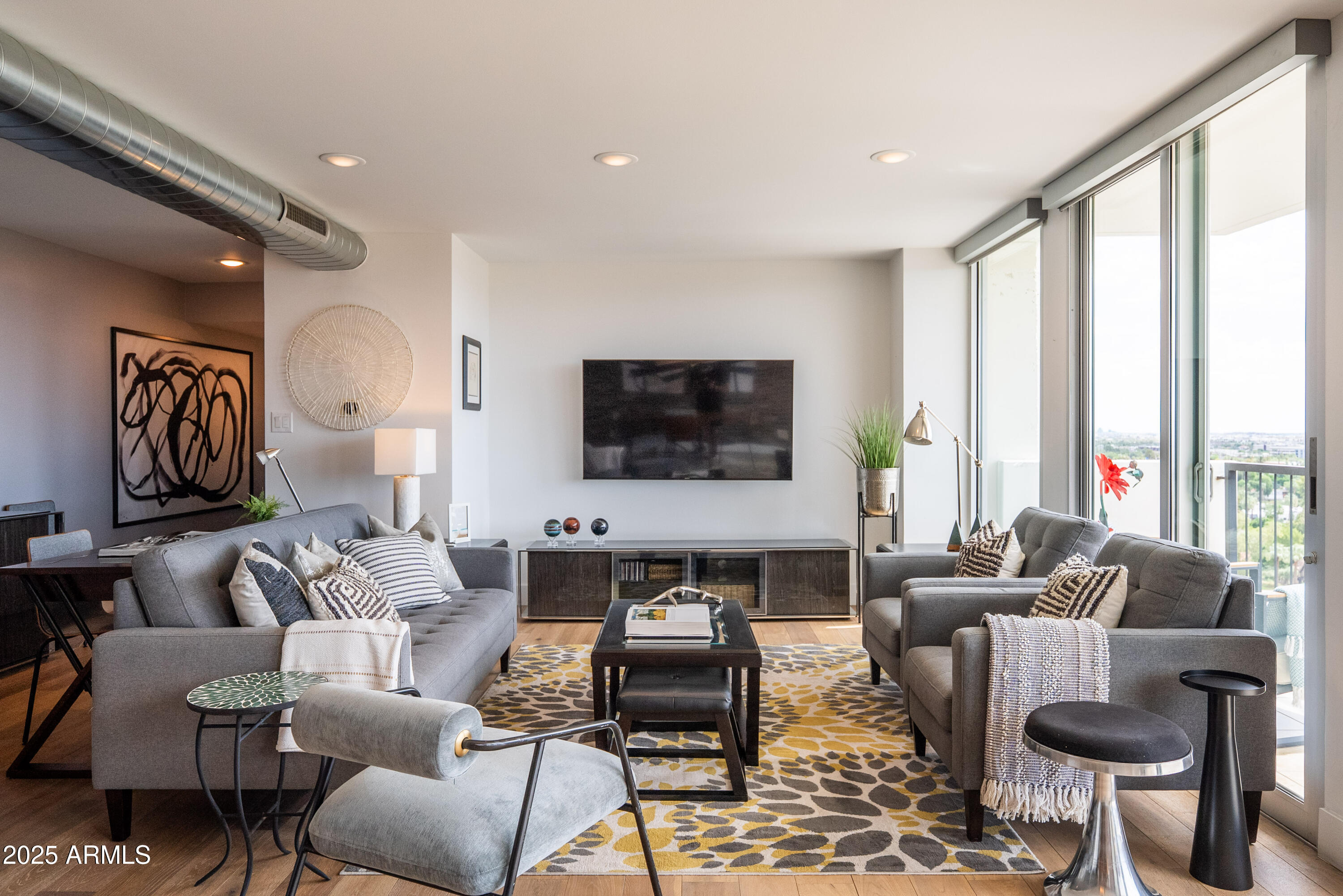 2323 N CENTRAL Avenue, 1502