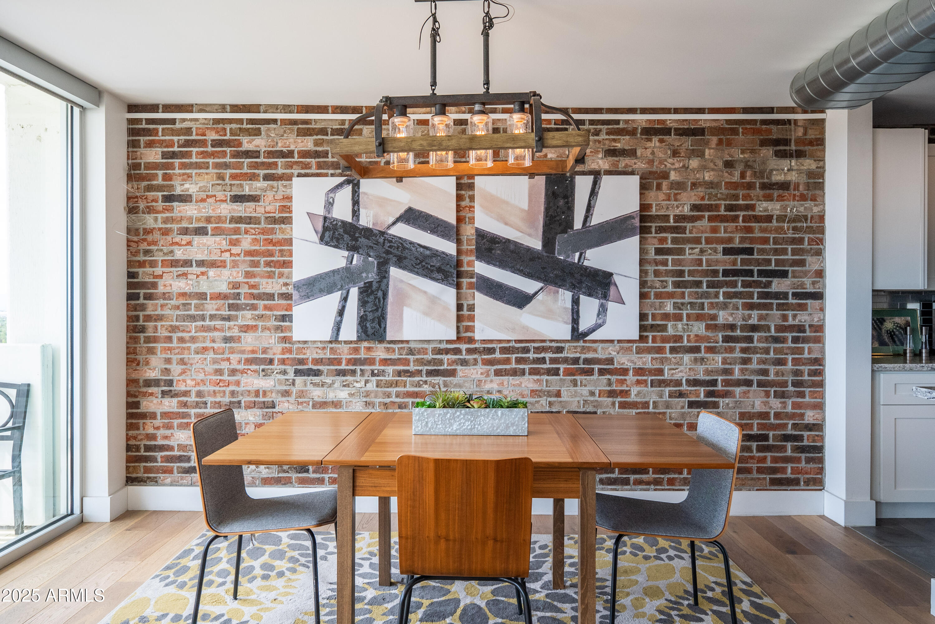 2323 N CENTRAL Avenue, 1502