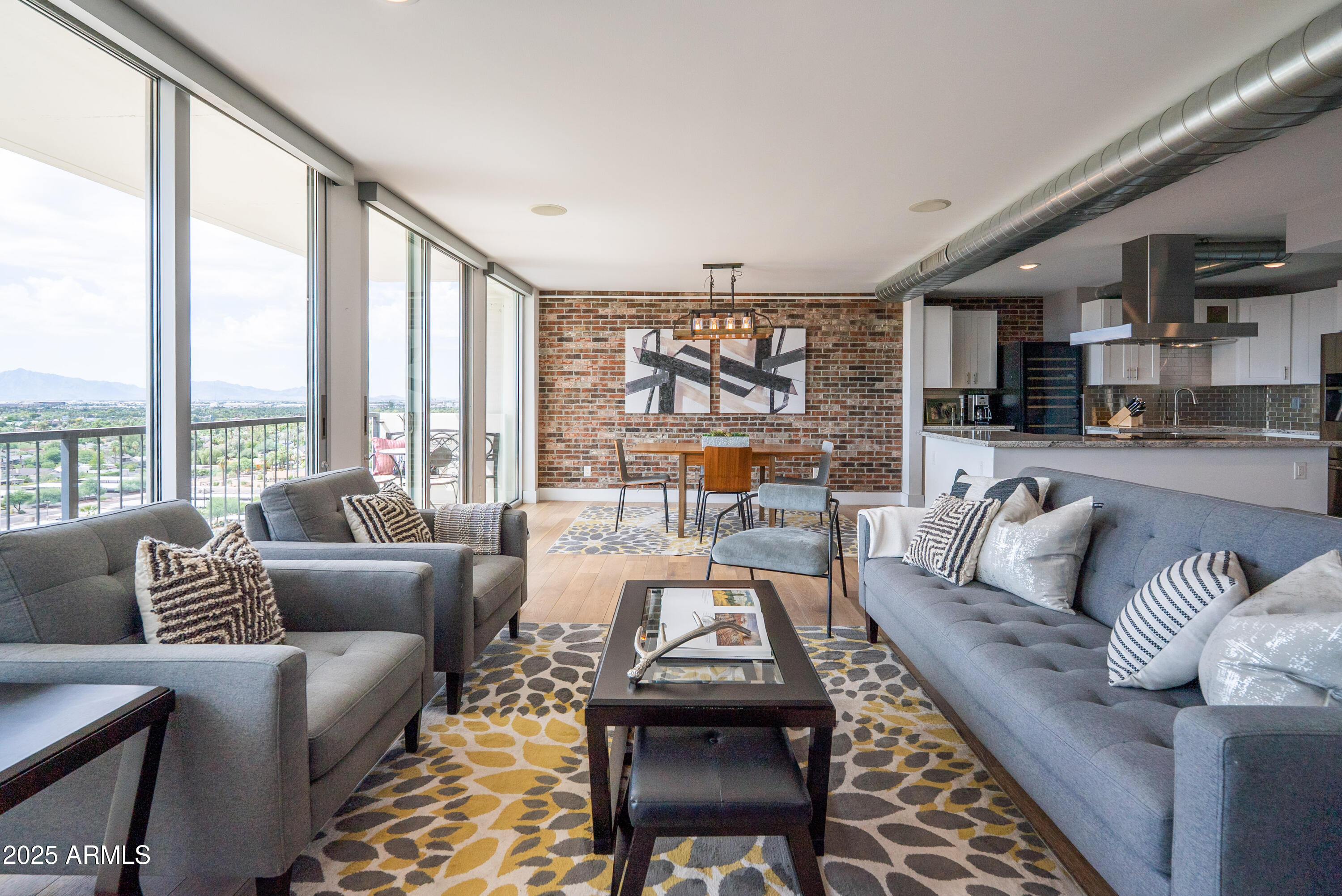 2323 N CENTRAL Avenue, 1502