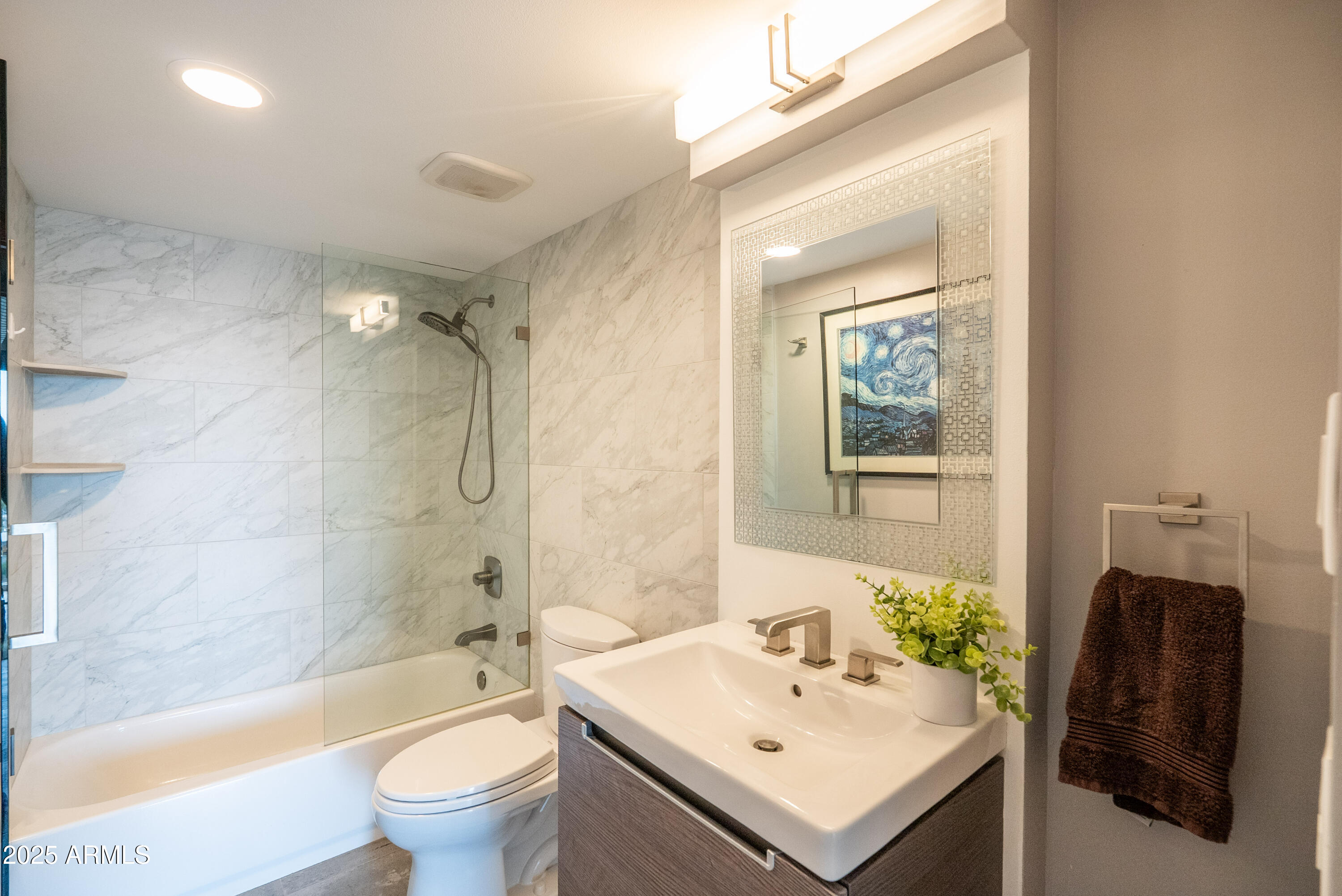 2323 N CENTRAL Avenue, 1502