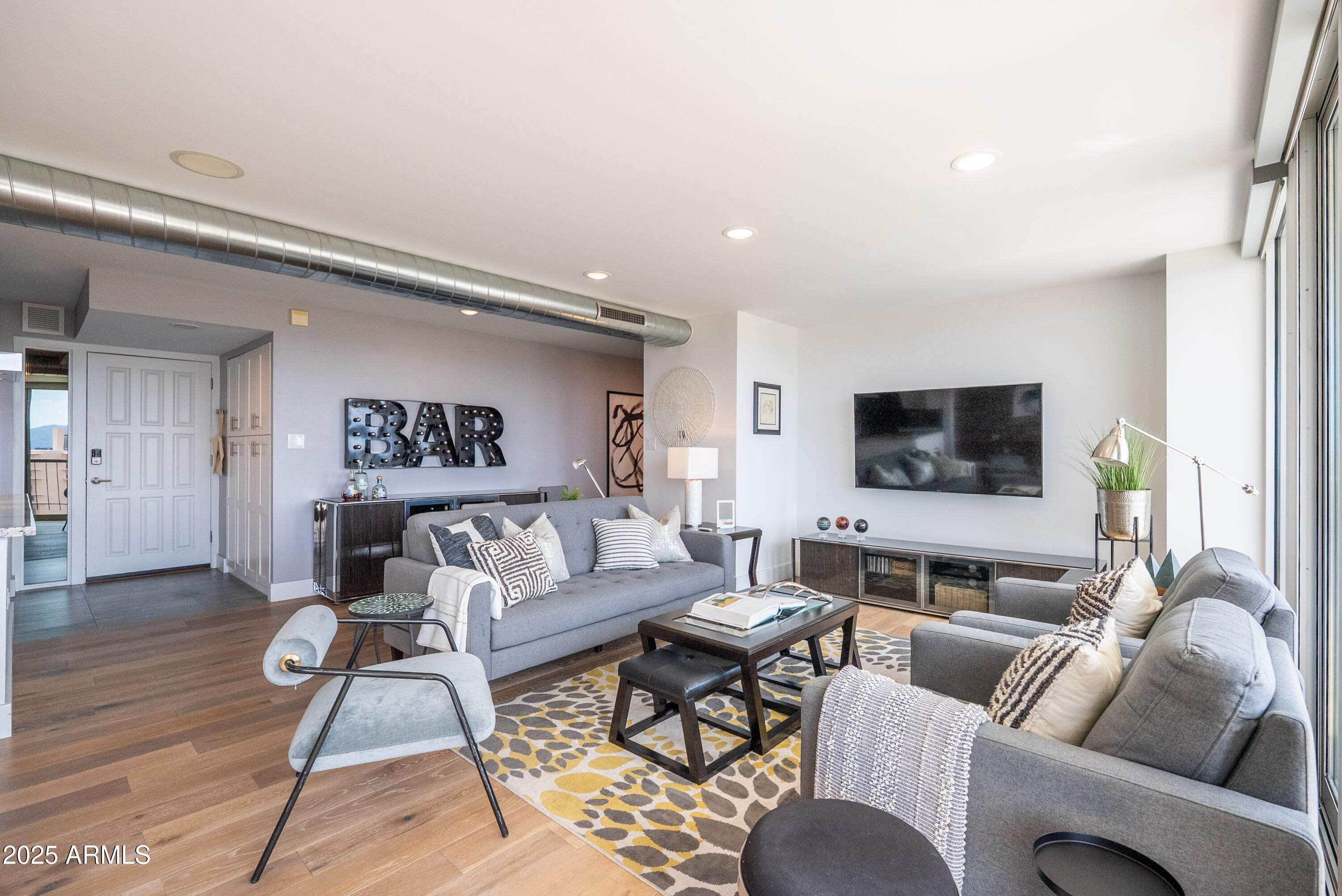 2323 N CENTRAL Avenue, 1502