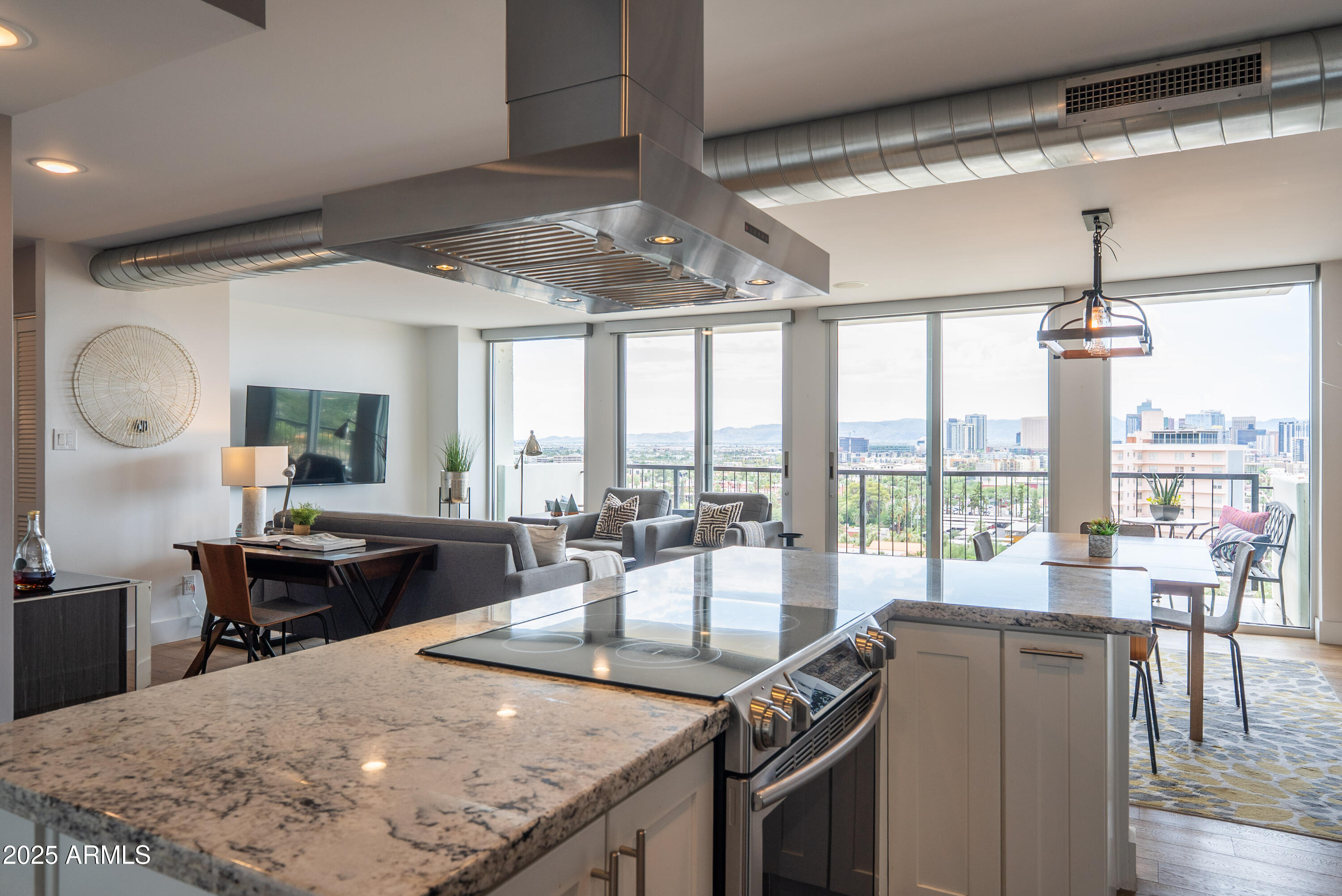 2323 N CENTRAL Avenue, 1502