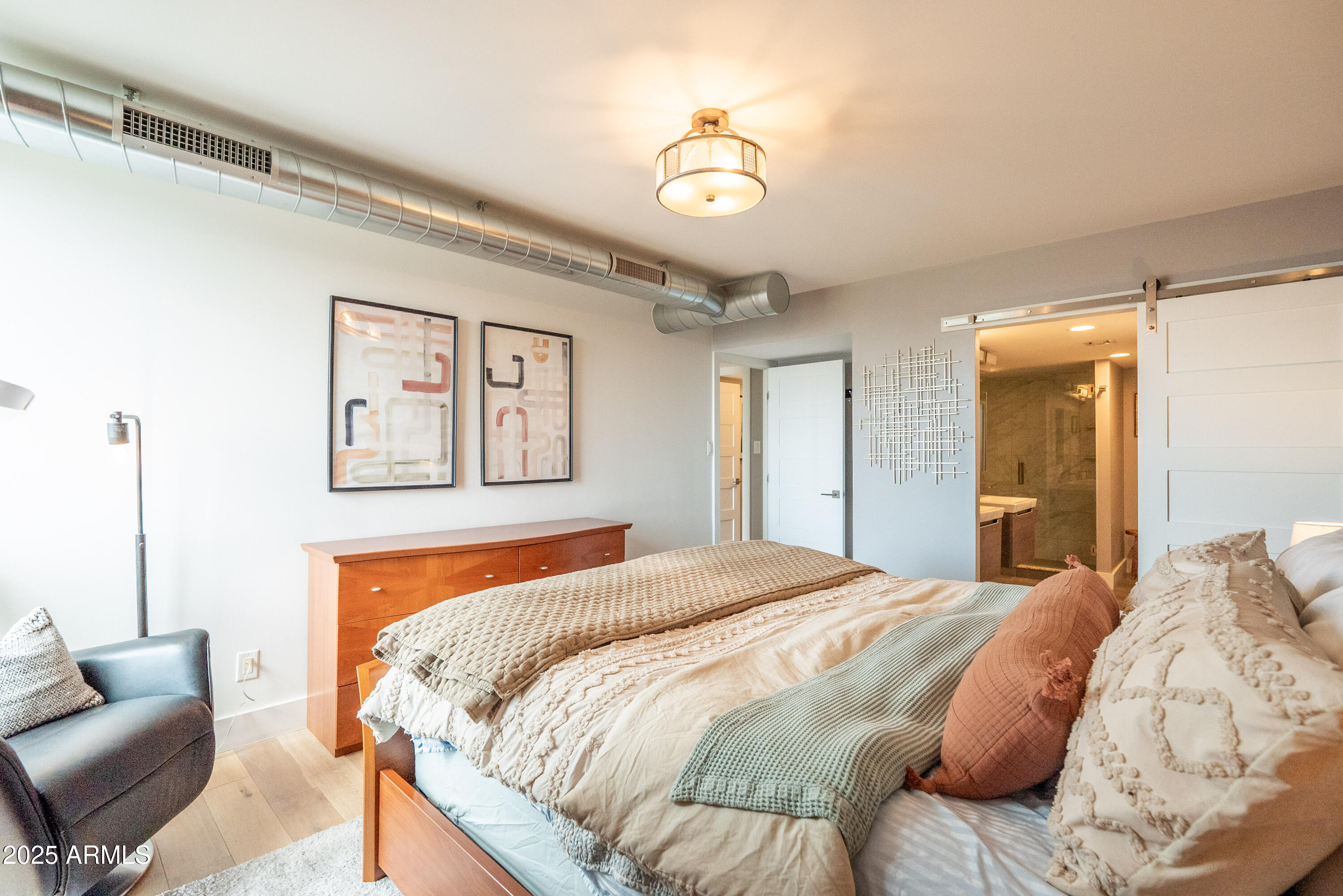 2323 N CENTRAL Avenue, 1502