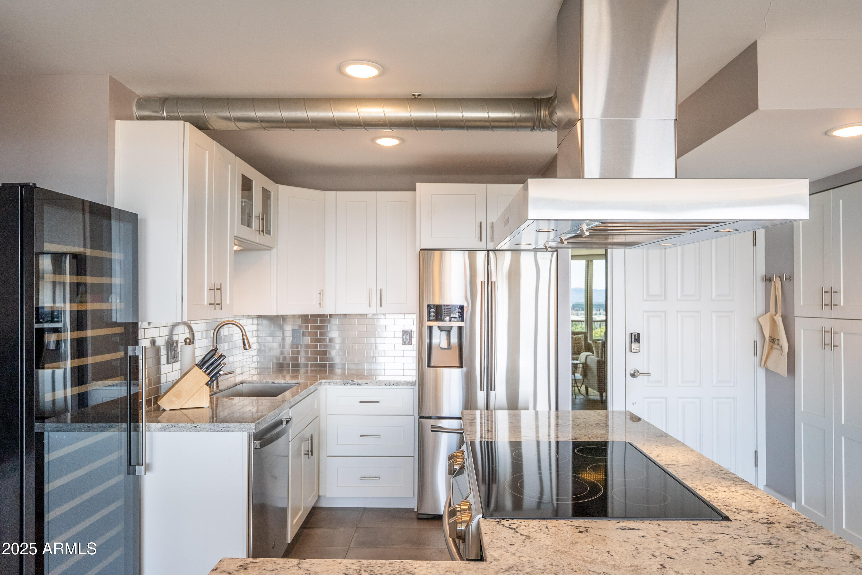 2323 N CENTRAL Avenue, 1502