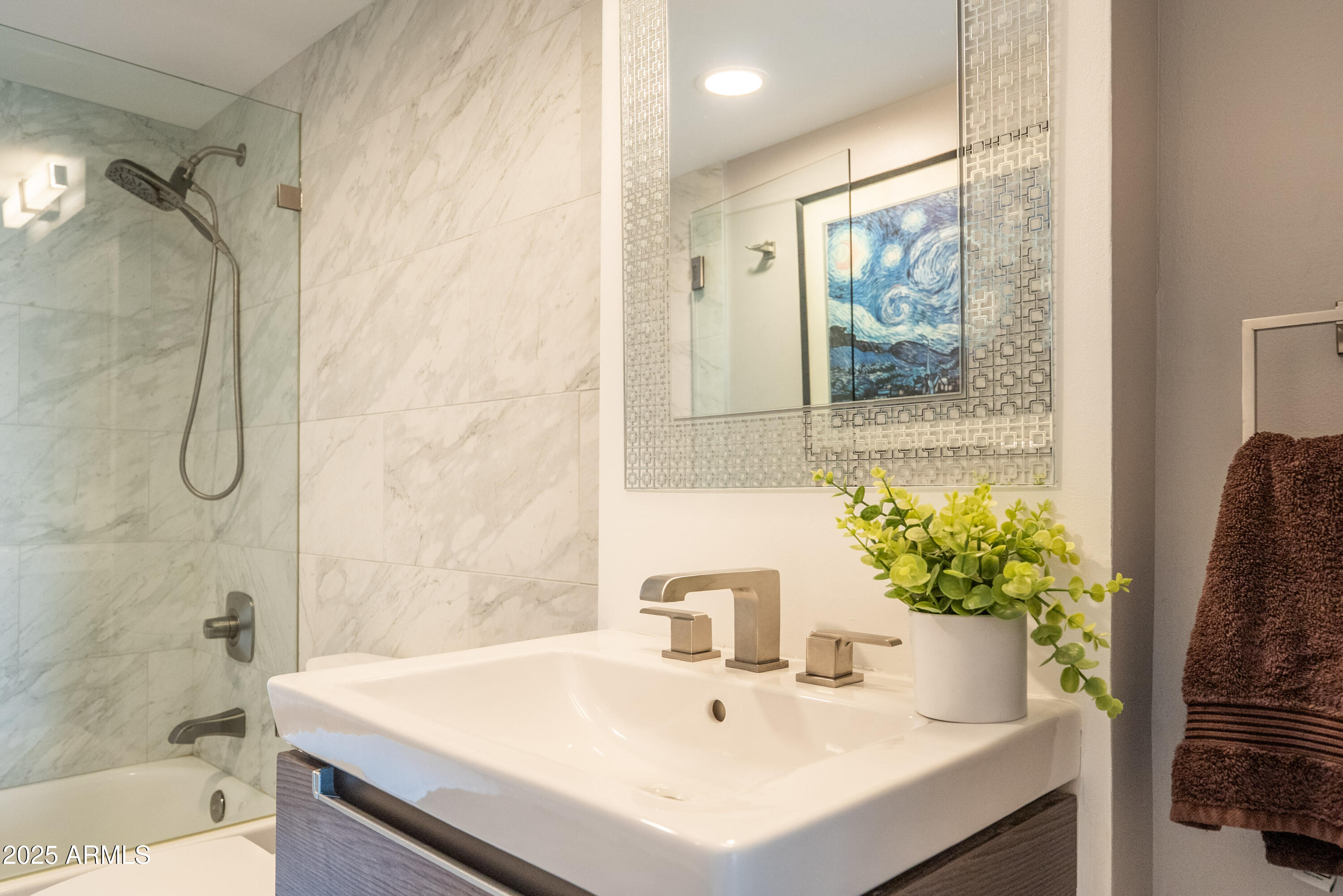 2323 N CENTRAL Avenue, 1502