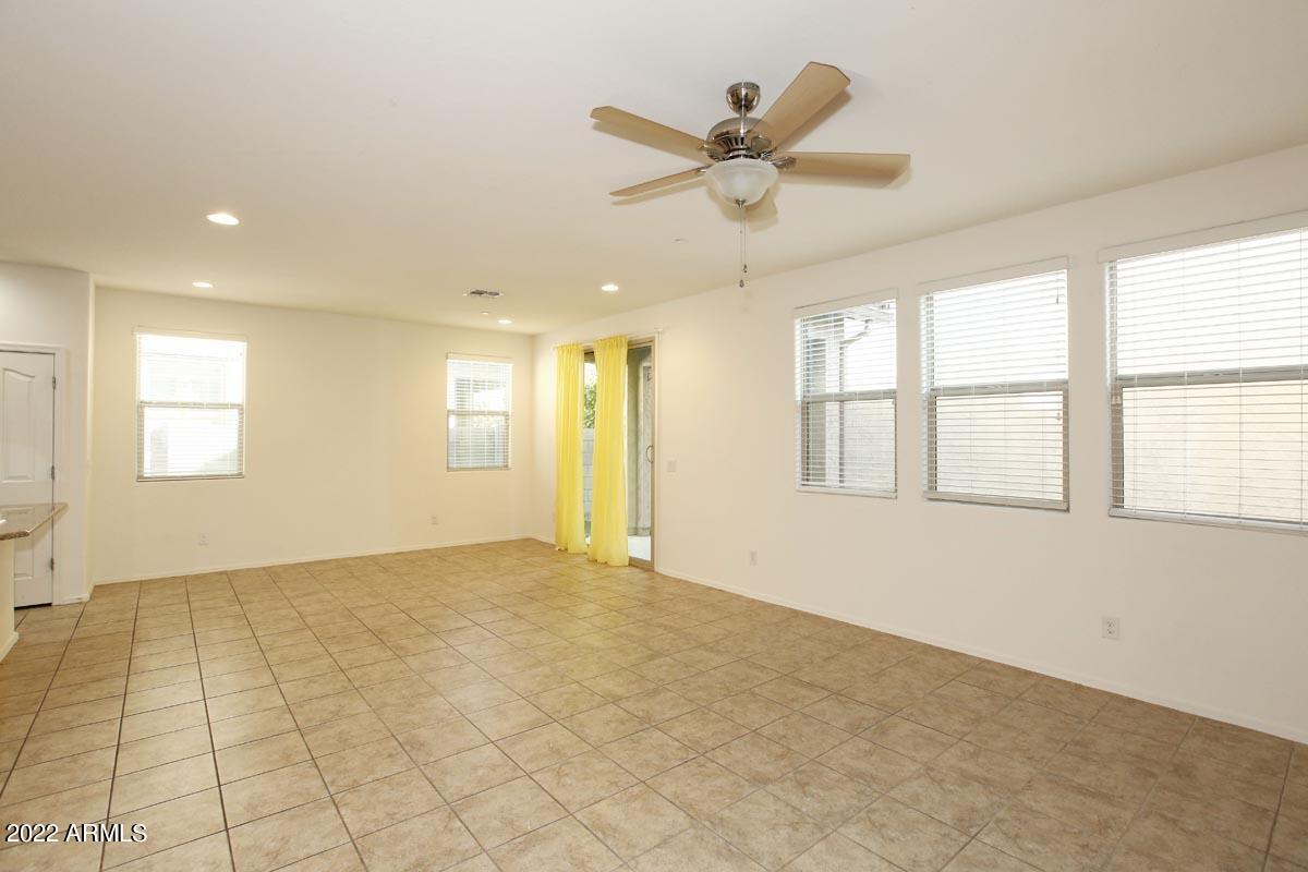 4717 E BETTY ELYSE Lane