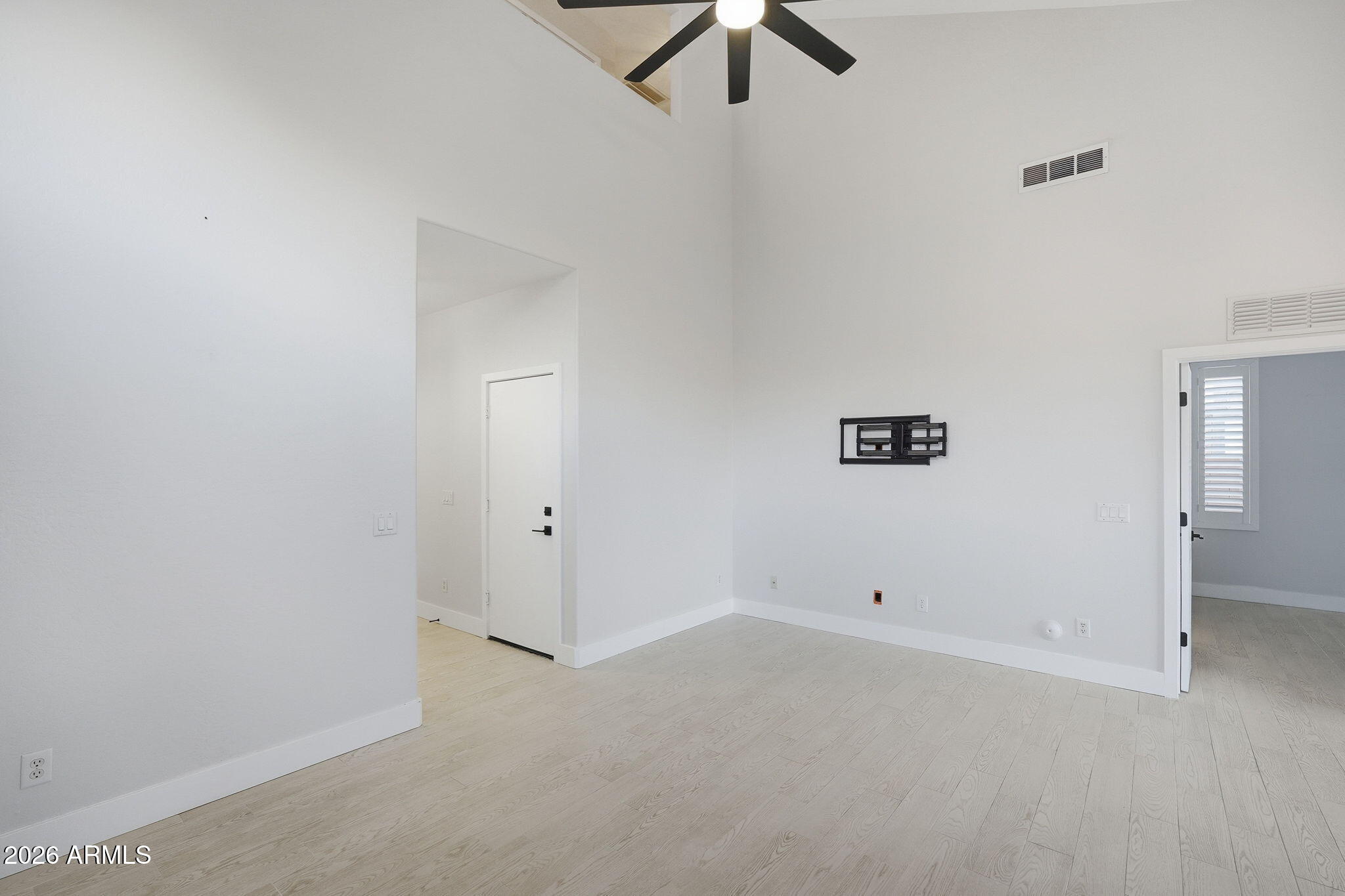 9918 E ESCONDIDO Avenue