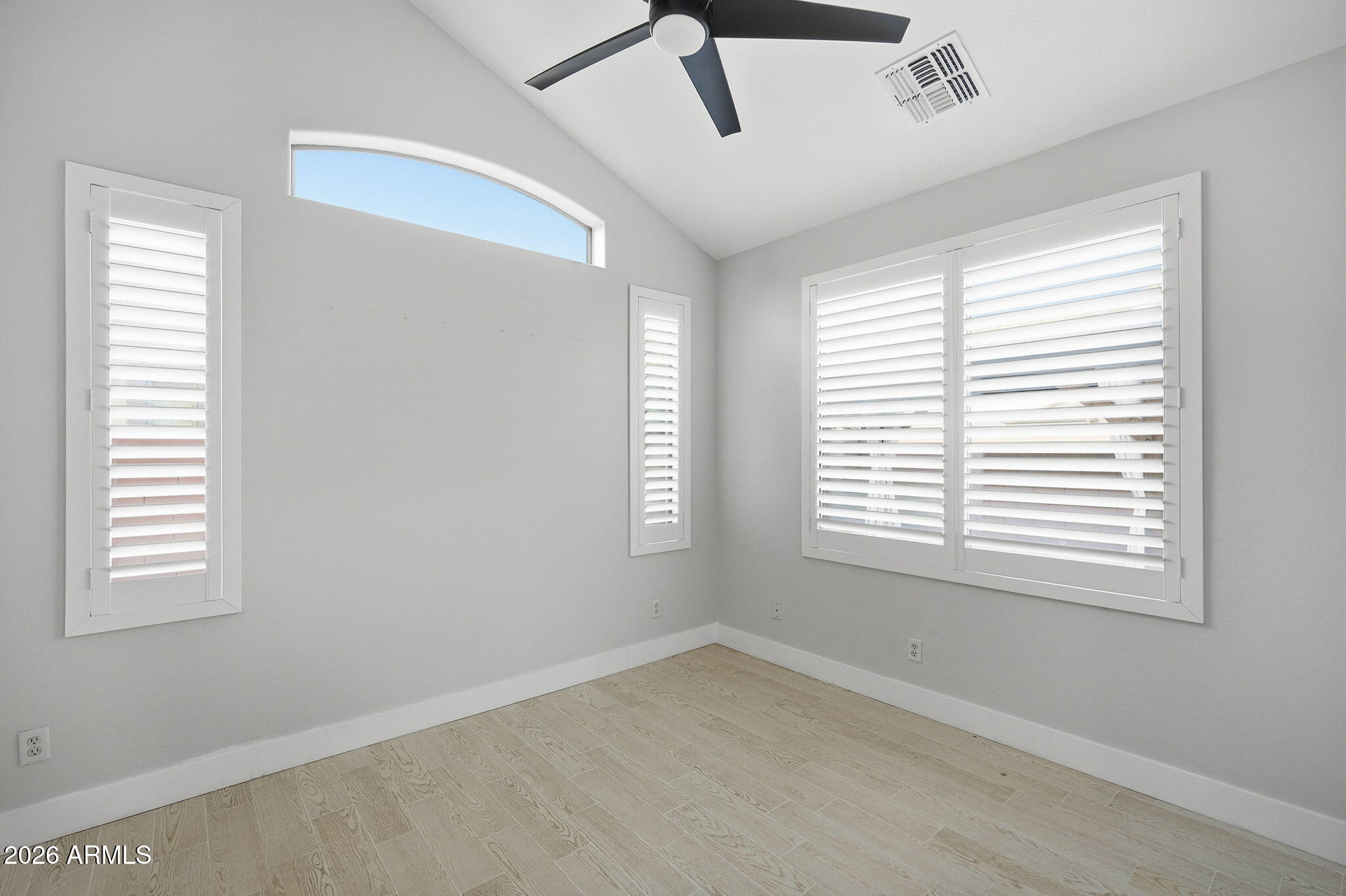 9918 E ESCONDIDO Avenue