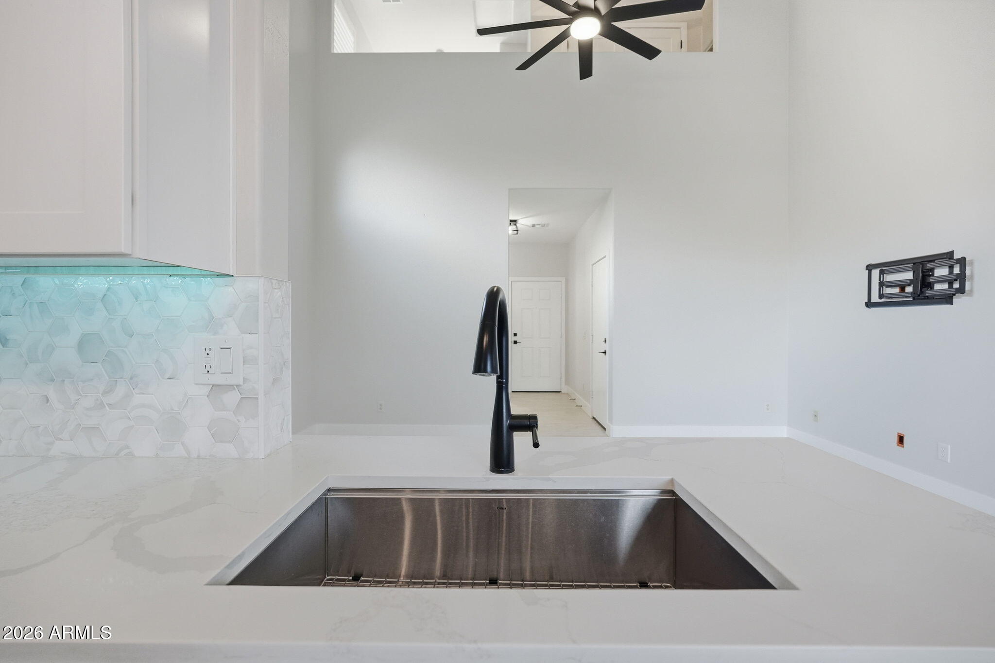 9918 E ESCONDIDO Avenue