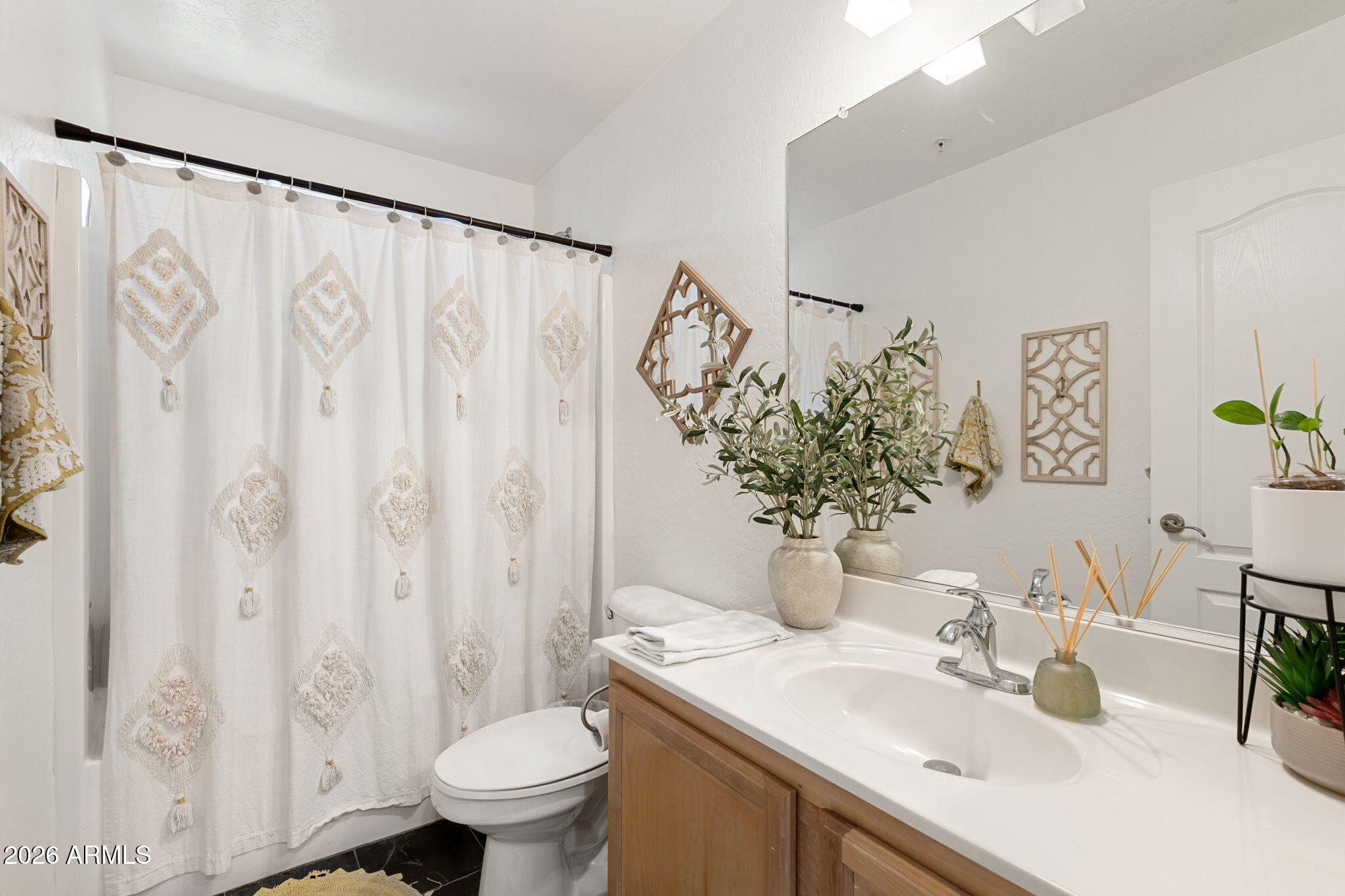 10212 E BETONY Drive