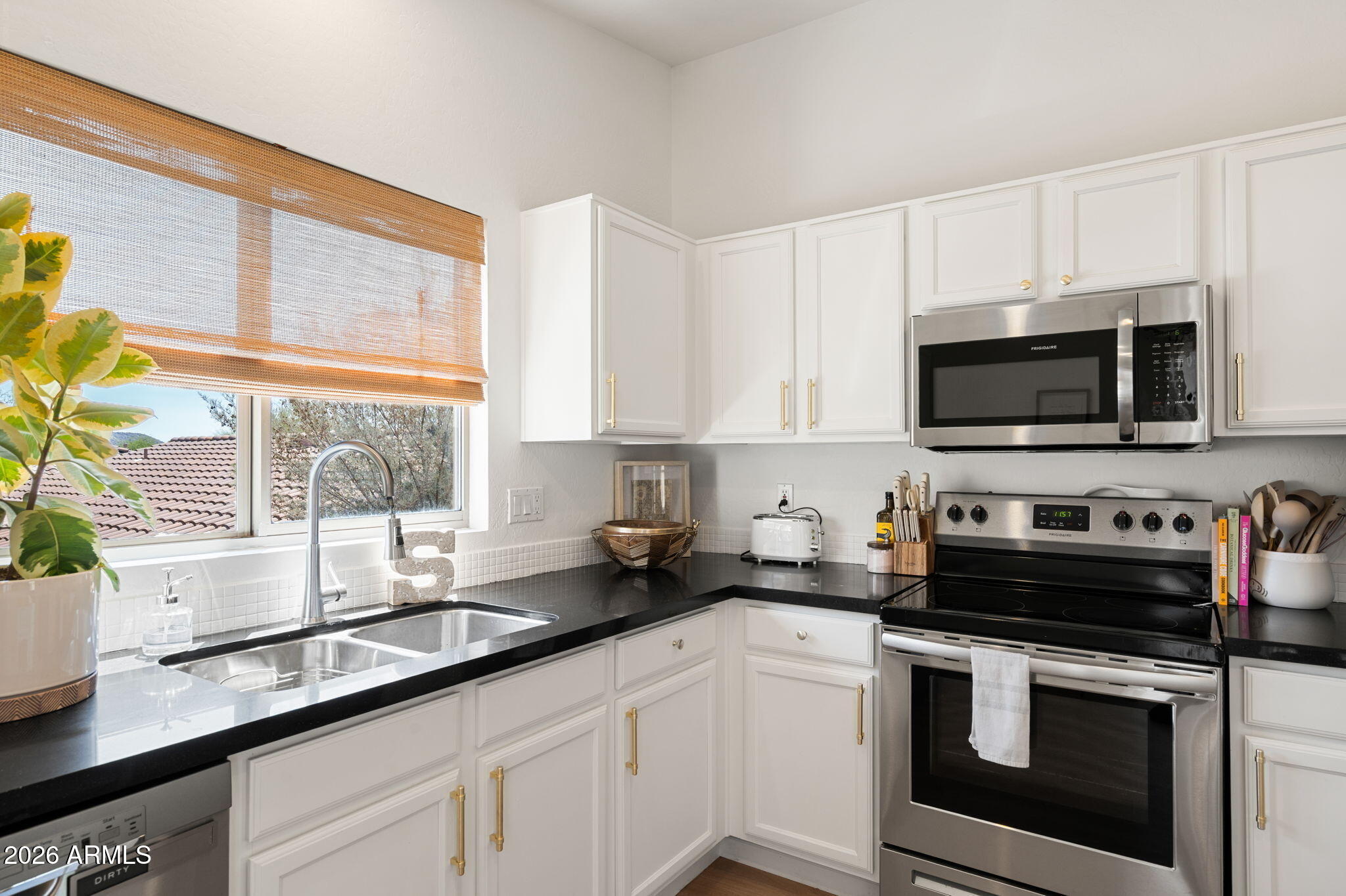 10212 E BETONY Drive