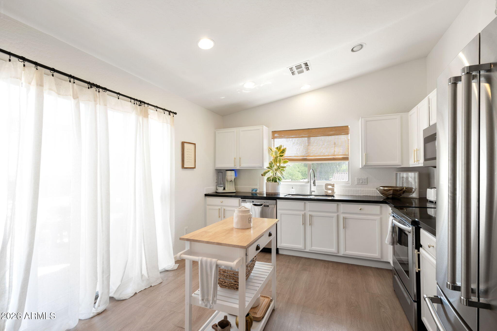 10212 E BETONY Drive