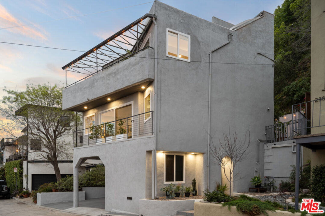 2251 Lyric Ave
