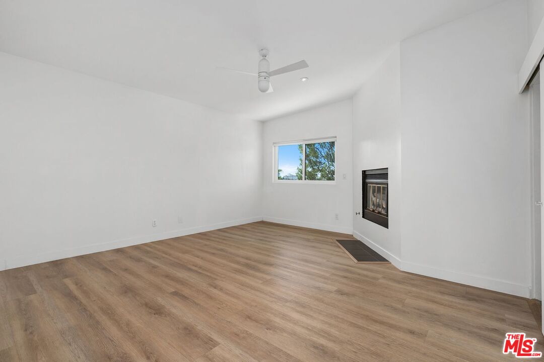 3023 BERKELEY AVE Unit: 8