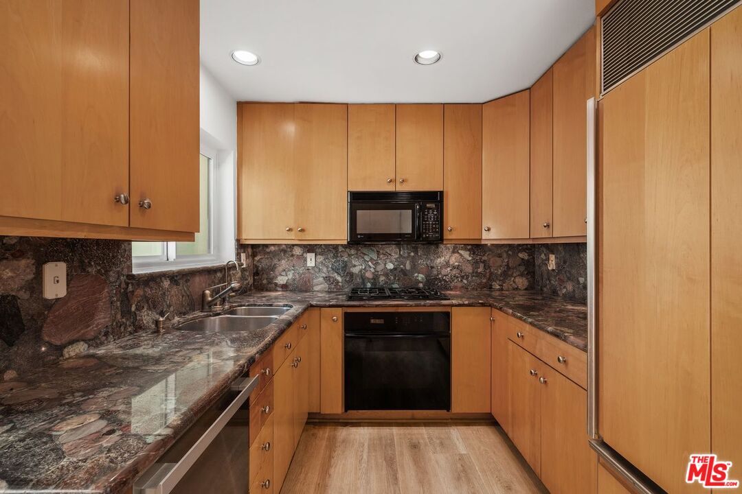 3023 BERKELEY AVE Unit: 8
