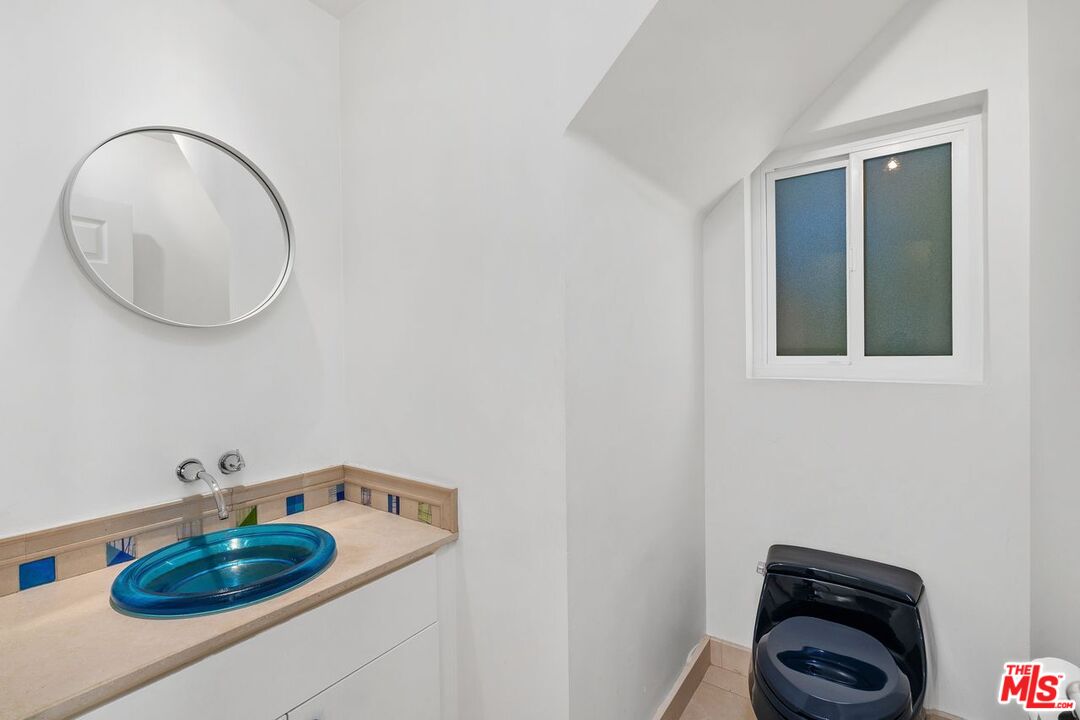 3023 BERKELEY AVE Unit: 8