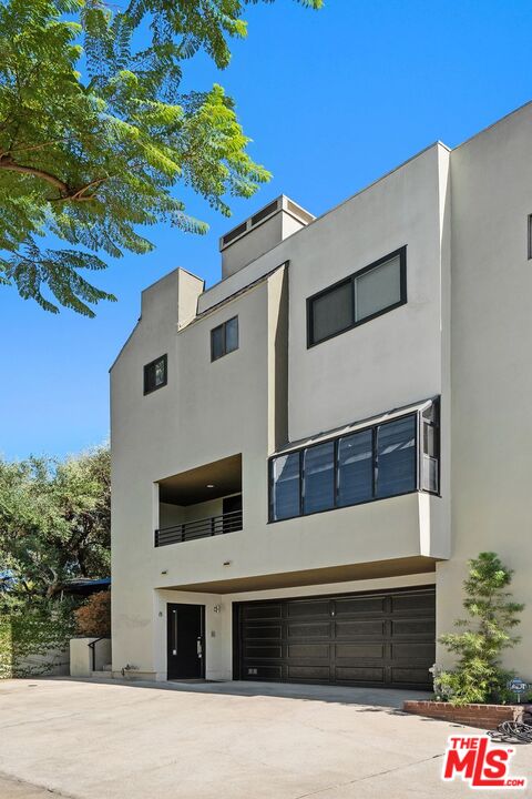 3023 BERKELEY AVE Unit: 8