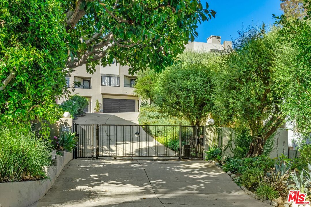 3023 BERKELEY AVE Unit: 8