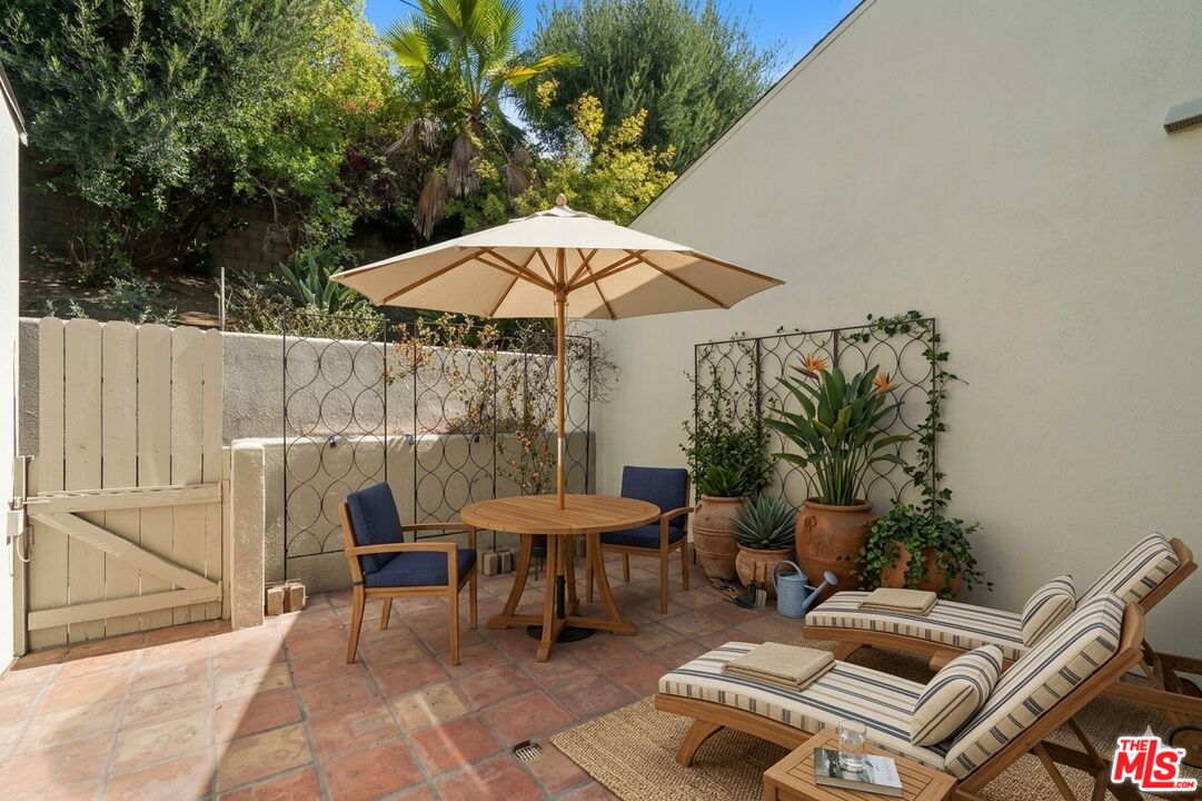 3023 BERKELEY AVE Unit: 8