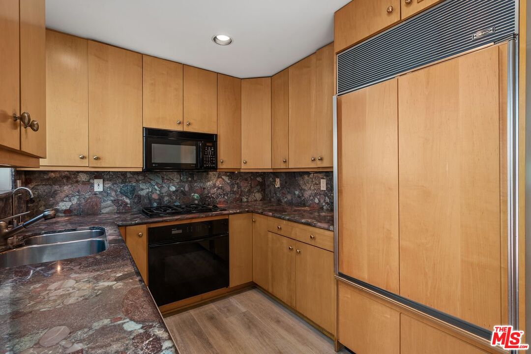 3023 BERKELEY AVE Unit: 8