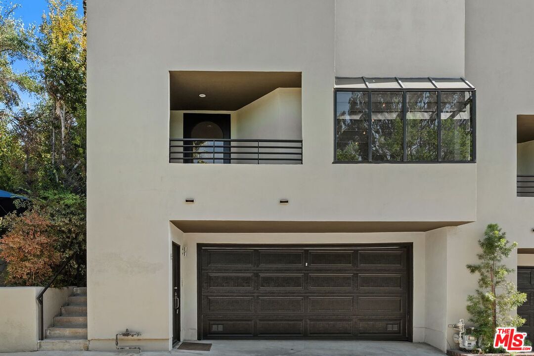 3023 BERKELEY AVE Unit: 8