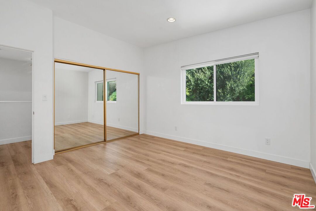 3023 BERKELEY AVE Unit: 8
