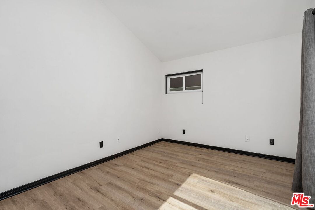 3023 BERKELEY AVE Unit: 8