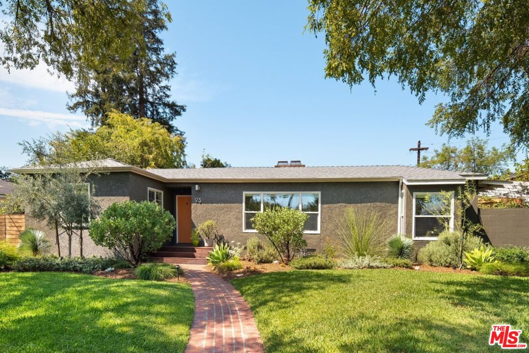 93 S Daisy Ave