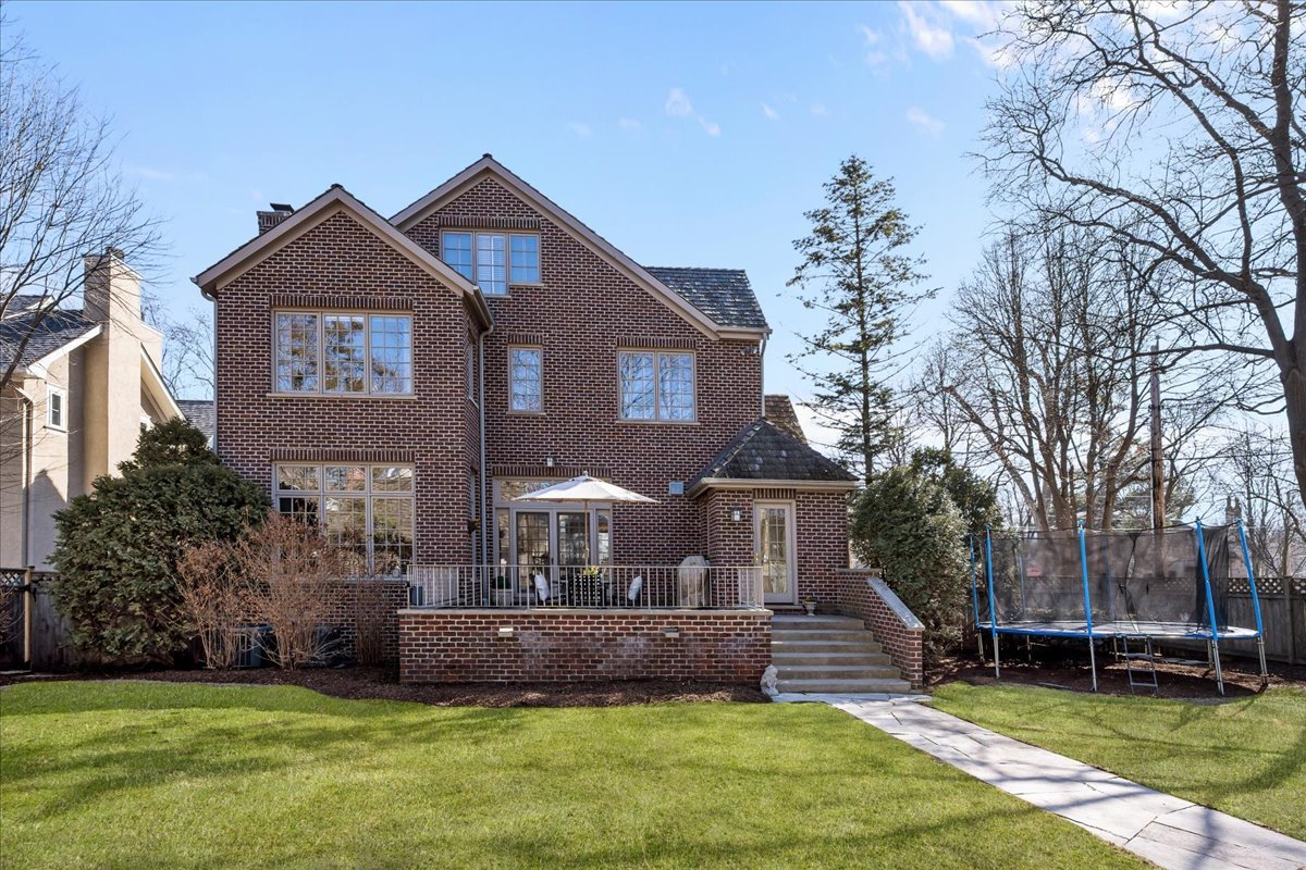 410 CEDAR Street