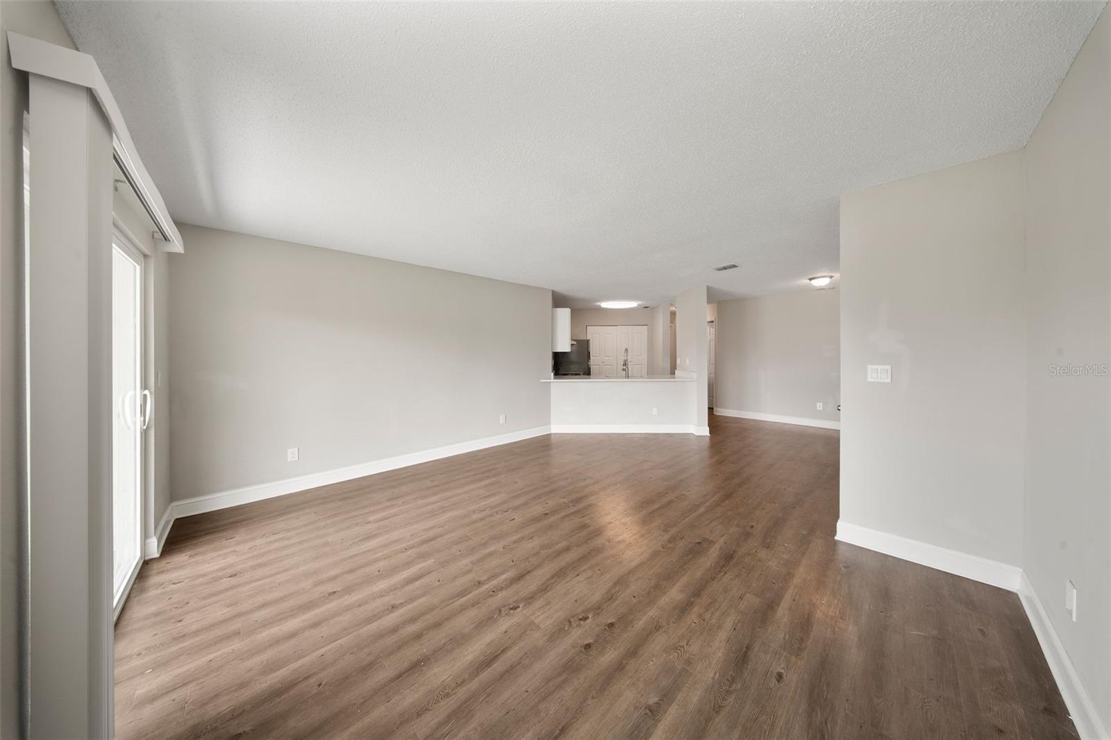 2528 WOODGATE BLVD #101