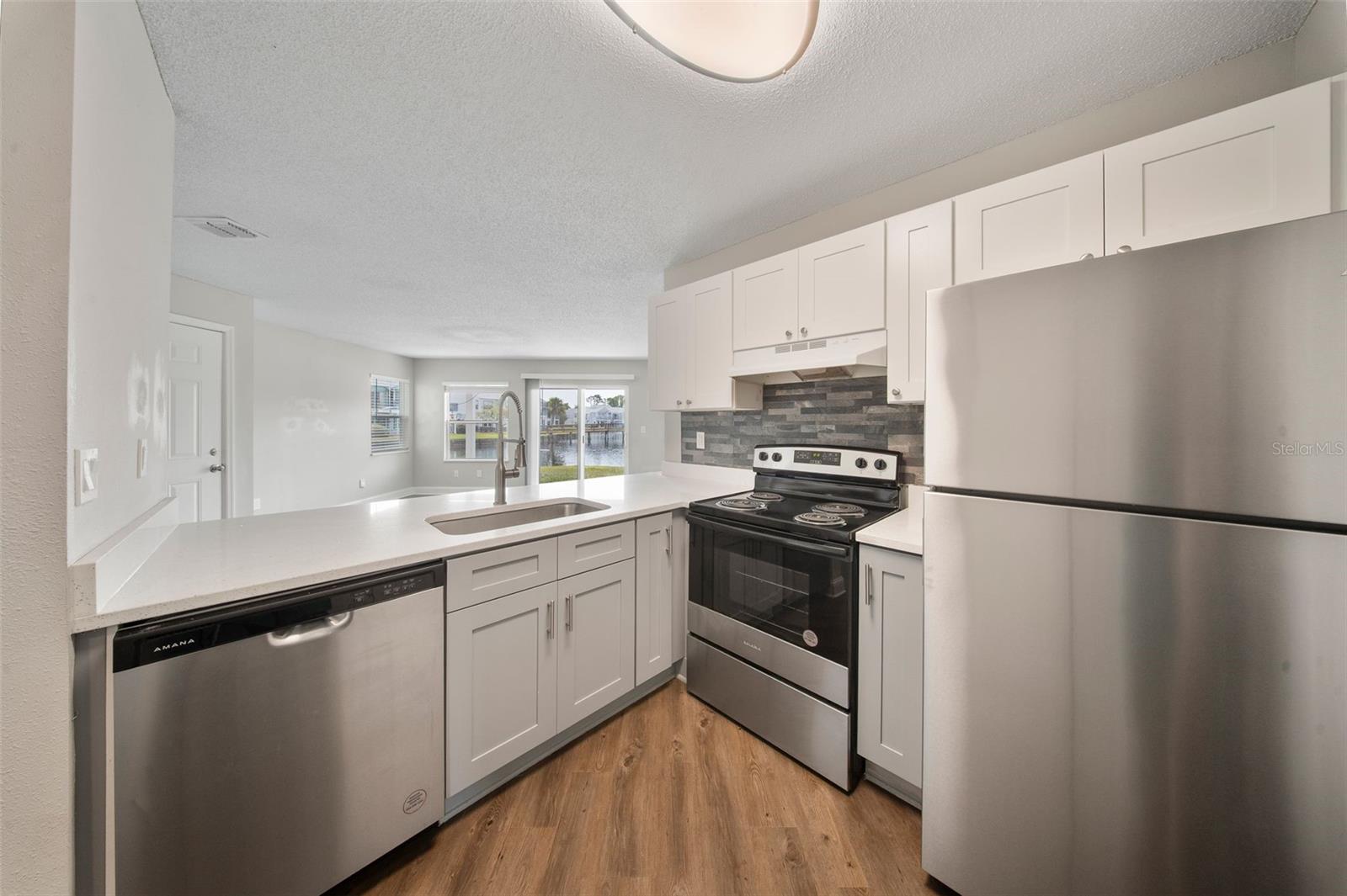 2528 WOODGATE BLVD #101