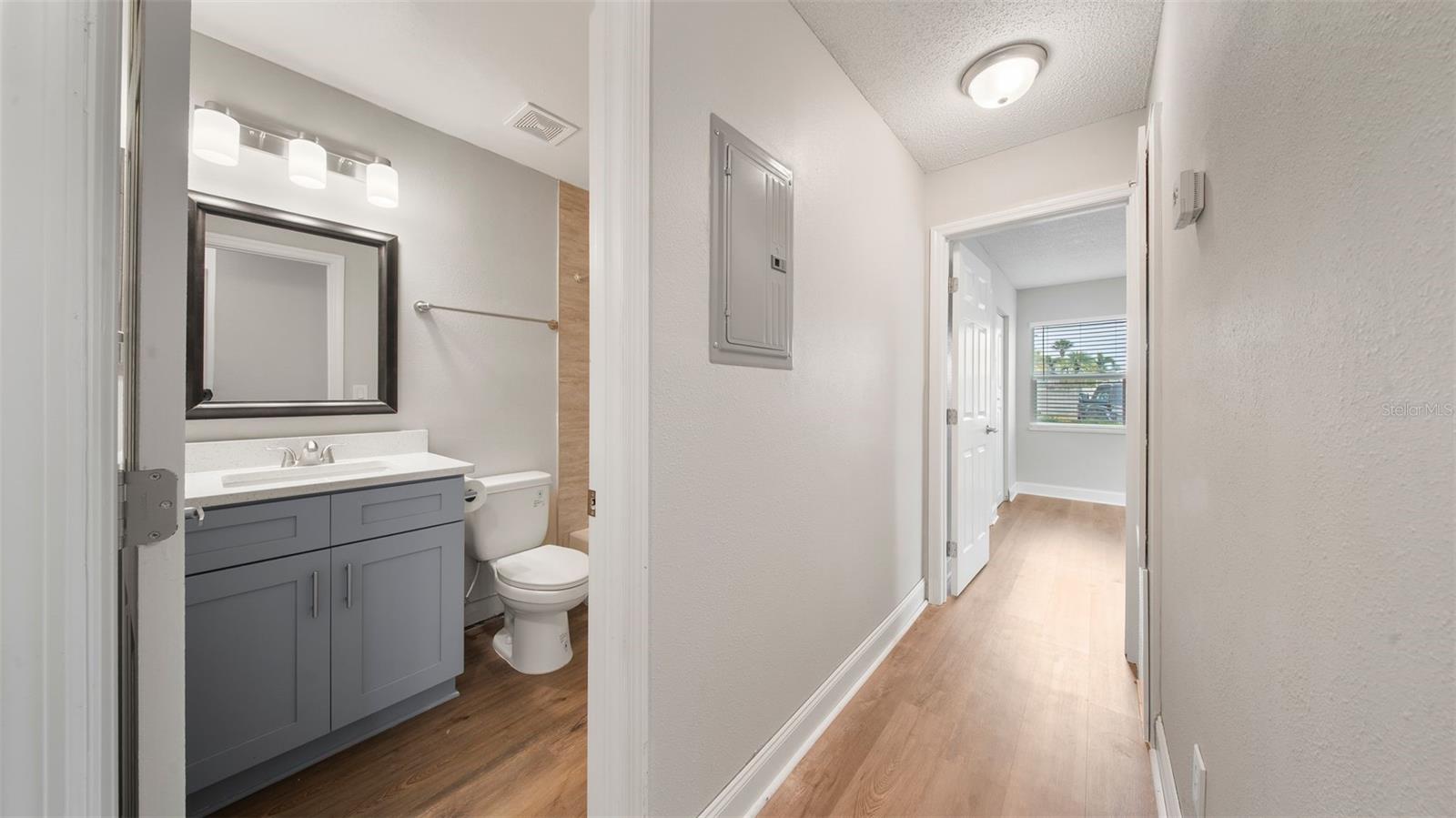 2528 WOODGATE BLVD #101