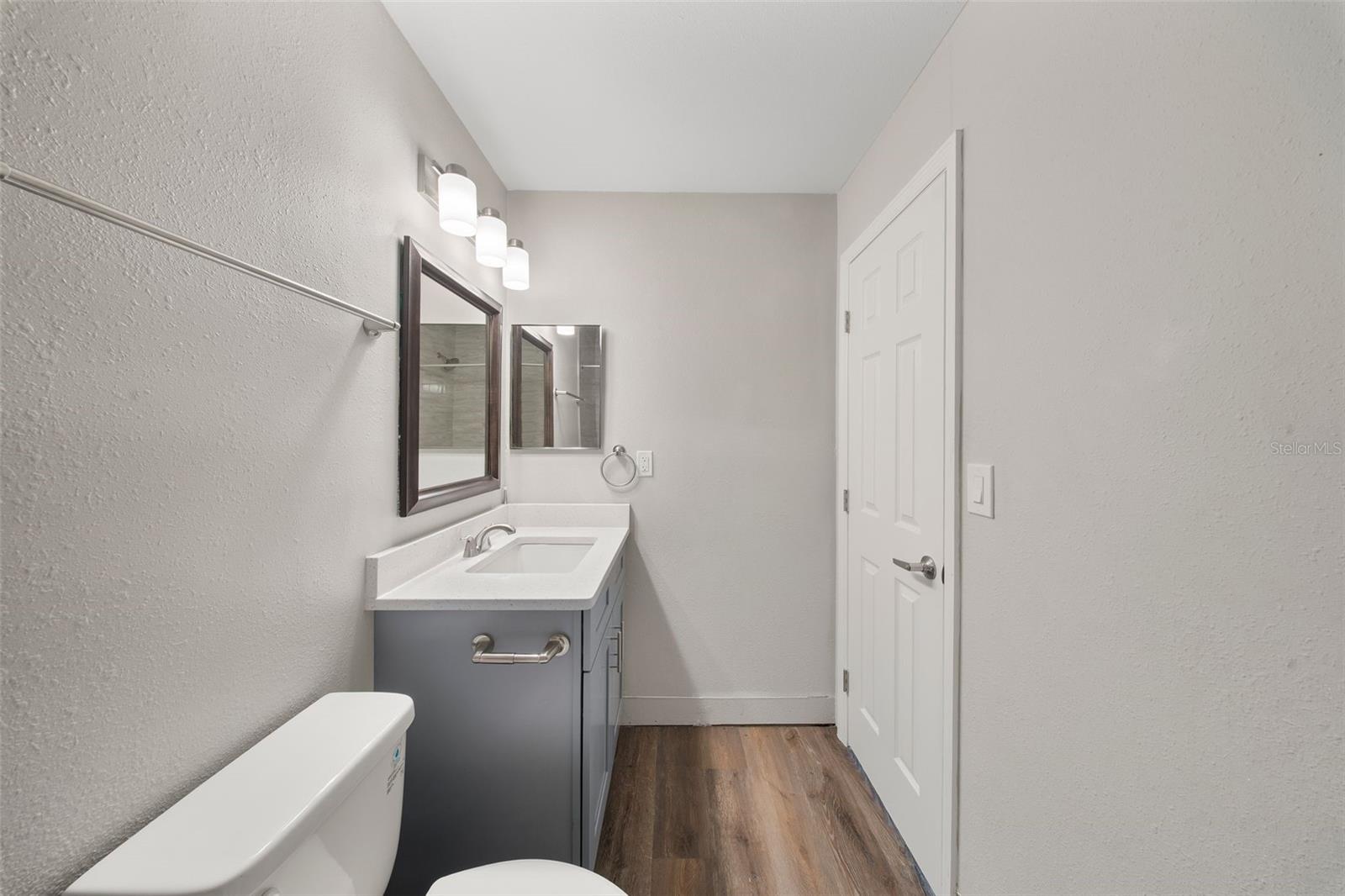 2528 WOODGATE BLVD #101