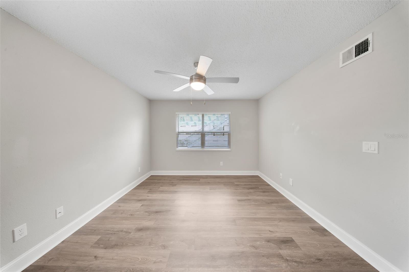 2528 WOODGATE BLVD #101