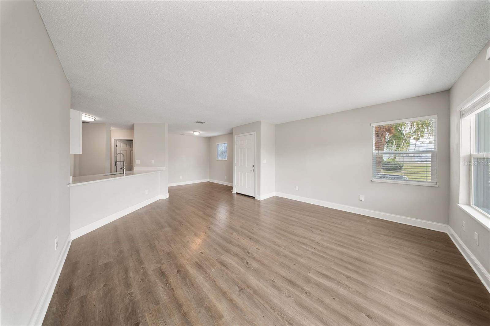 2528 WOODGATE BLVD #101