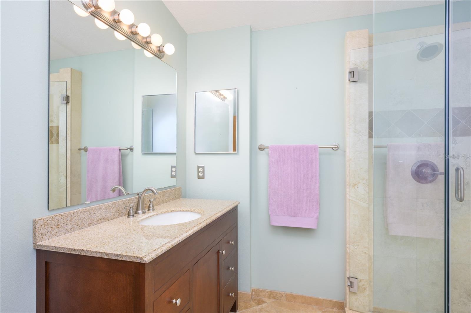 4216 CRICKET HOLLOW CV