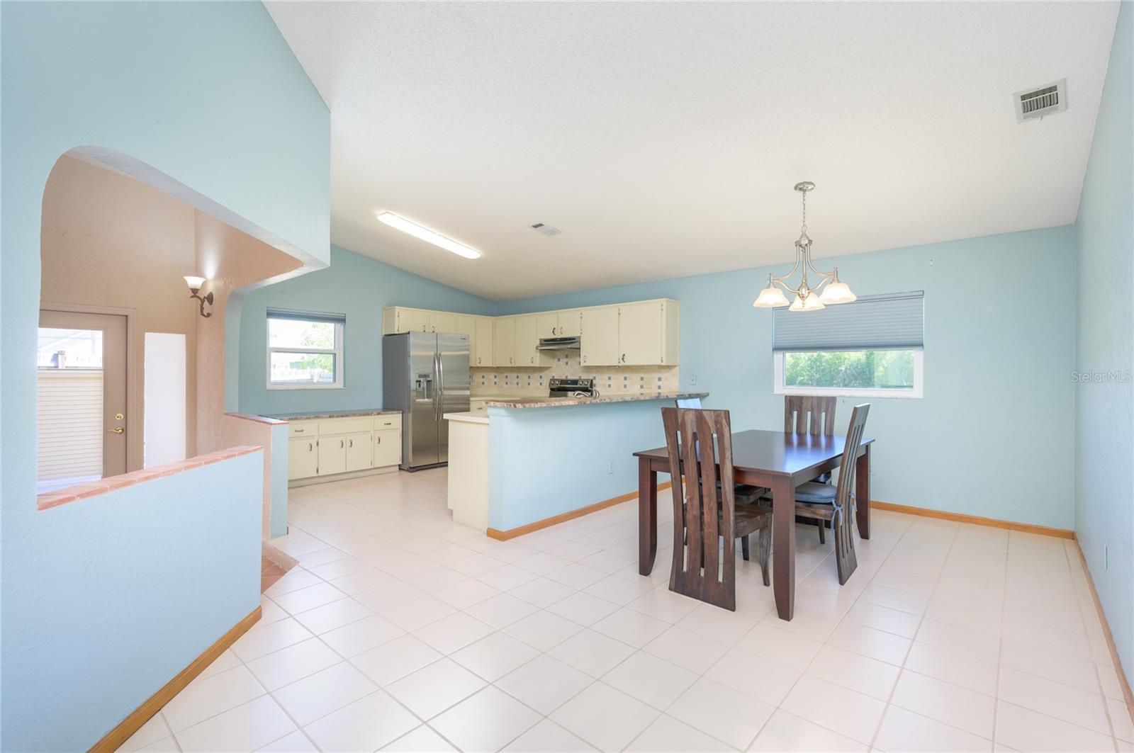 4216 CRICKET HOLLOW CV