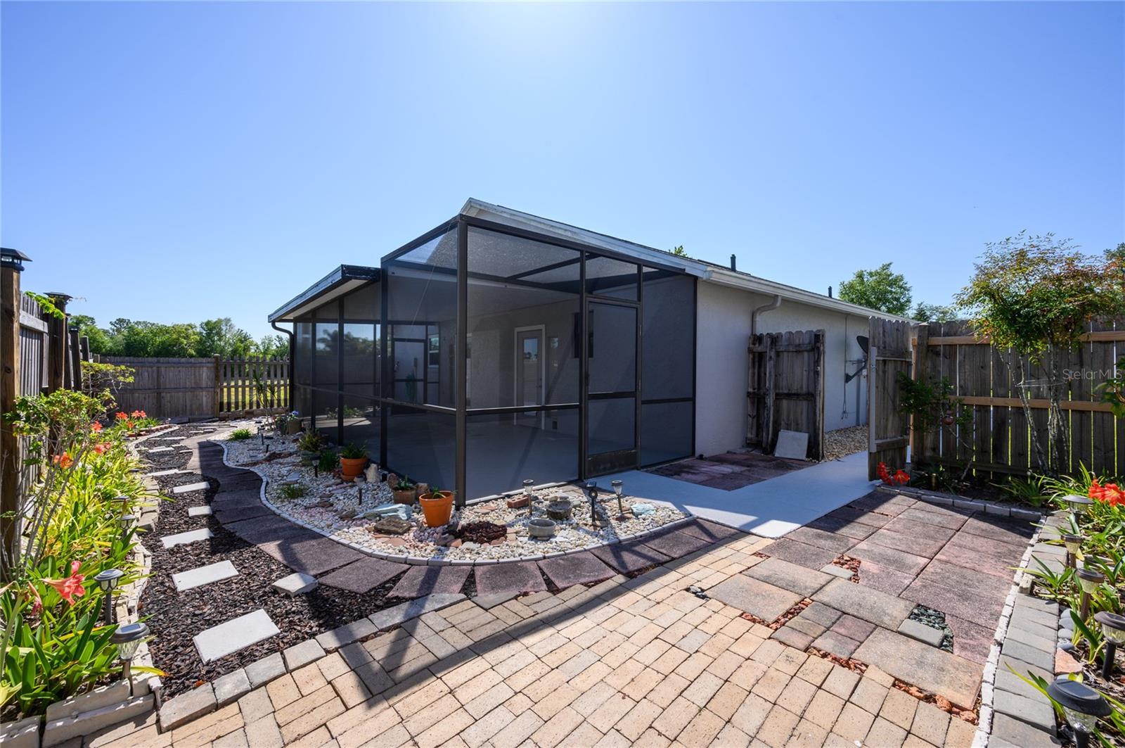 4216 CRICKET HOLLOW CV