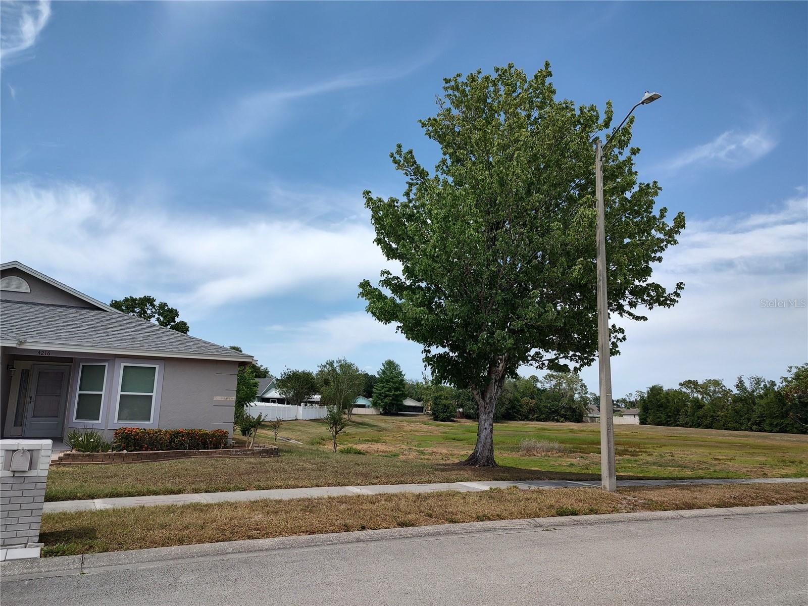 4216 CRICKET HOLLOW CV