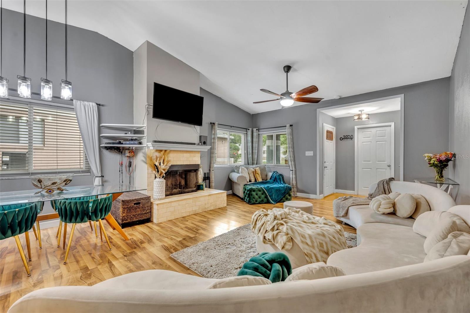 7252 HARBOR HEIGHTS CIR
