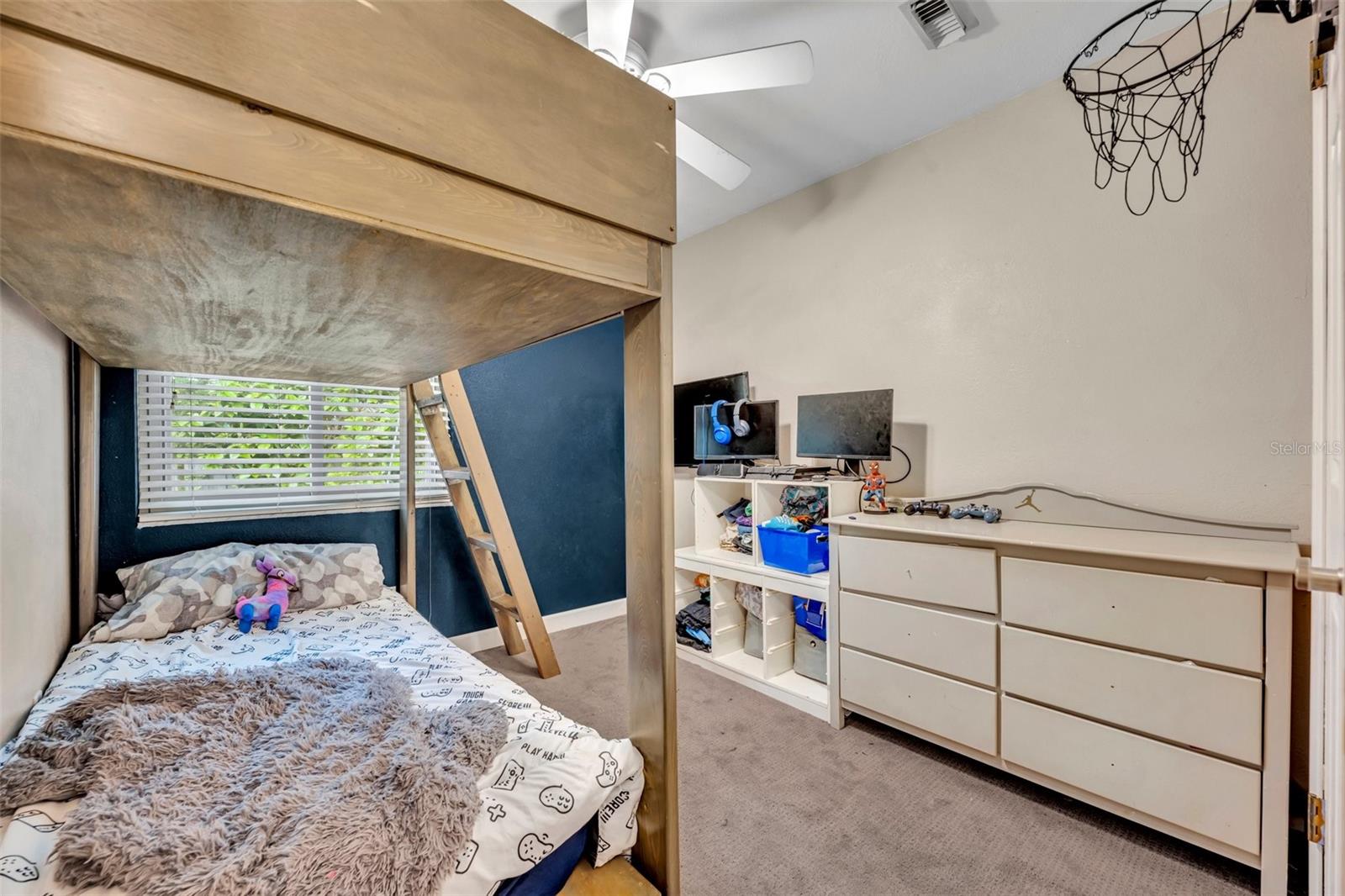 7252 HARBOR HEIGHTS CIR