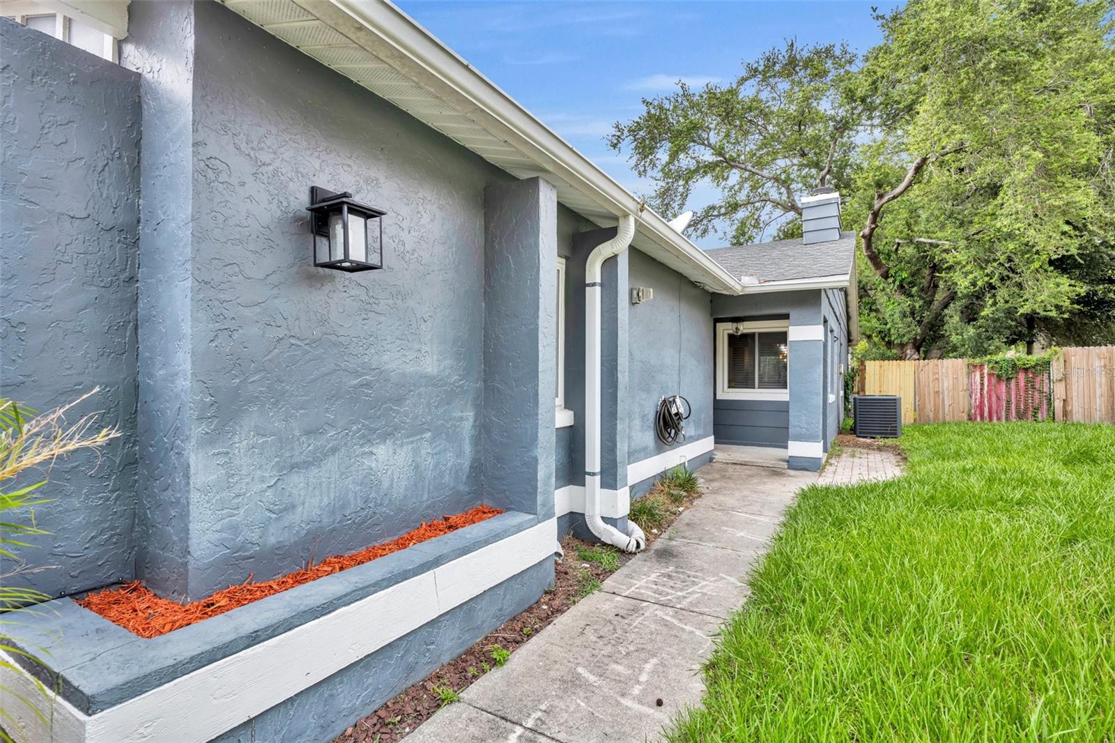 7252 HARBOR HEIGHTS CIR