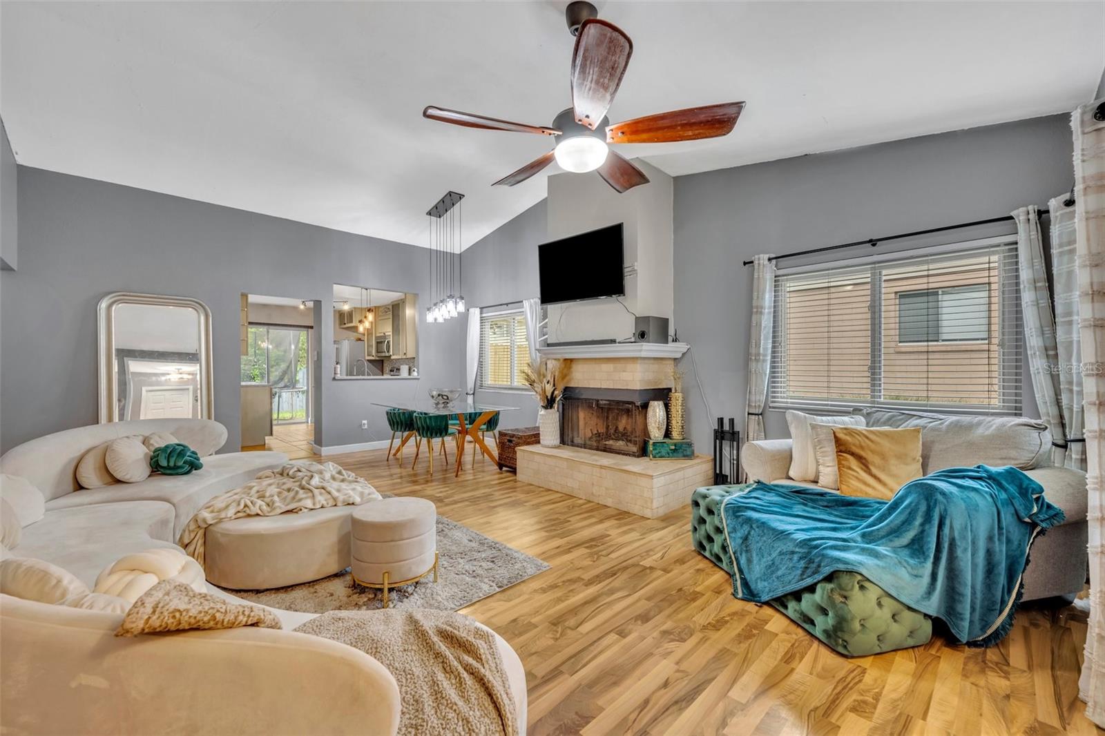 7252 HARBOR HEIGHTS CIR