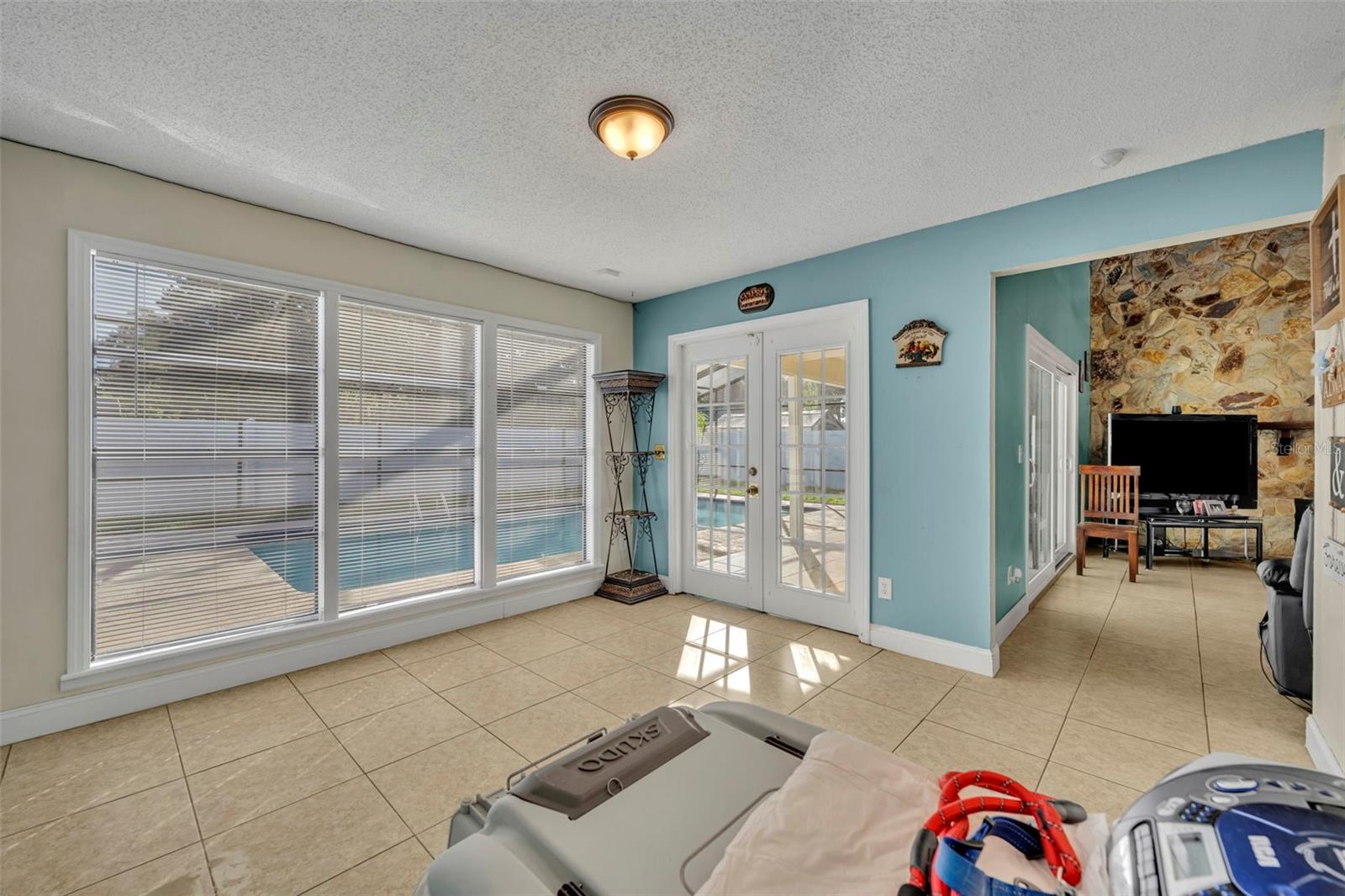 2205 WINSLOW CIR