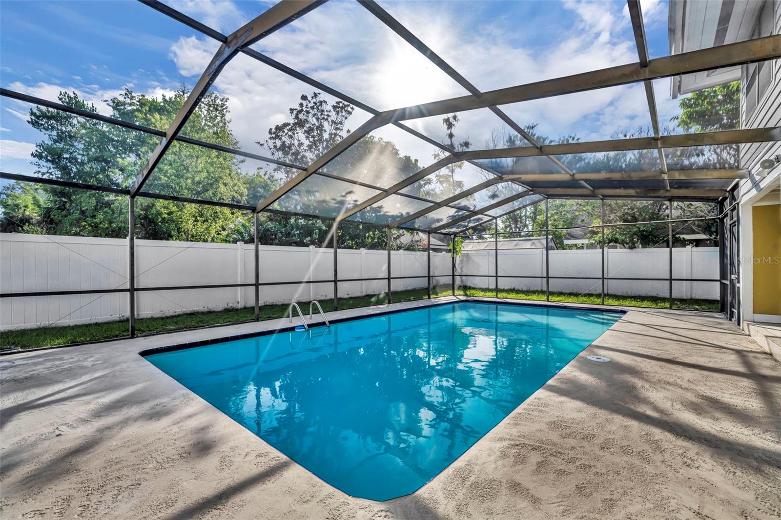 2205 WINSLOW CIR