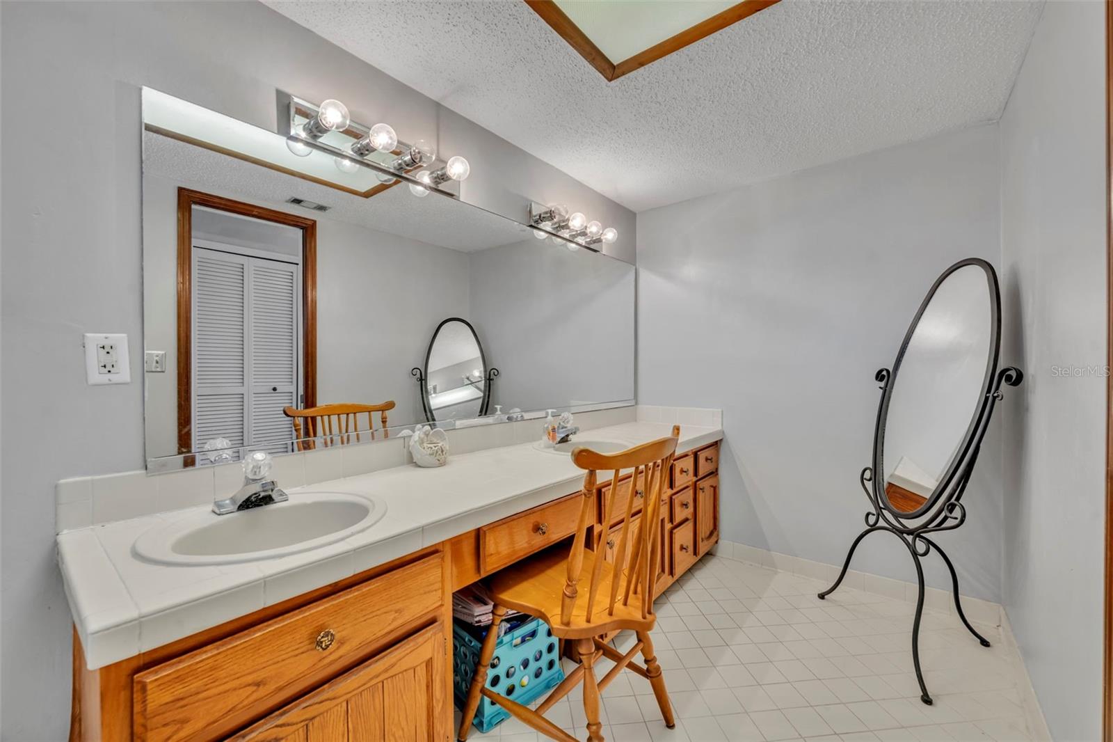 2205 WINSLOW CIR