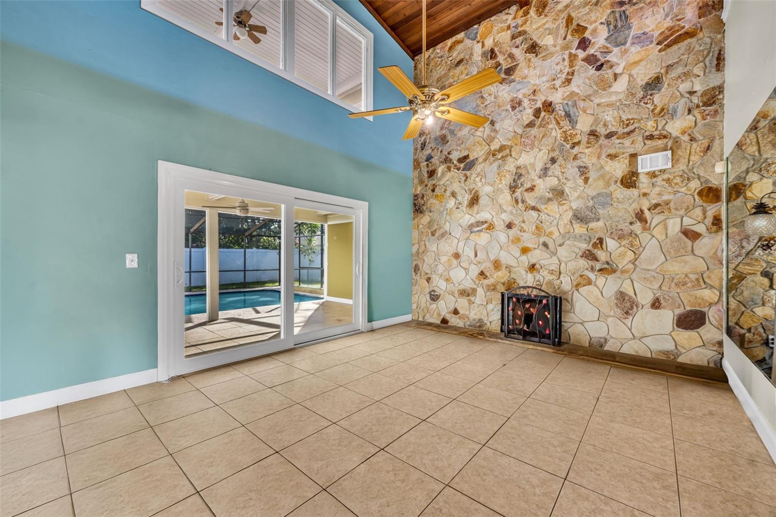 2205 WINSLOW CIR